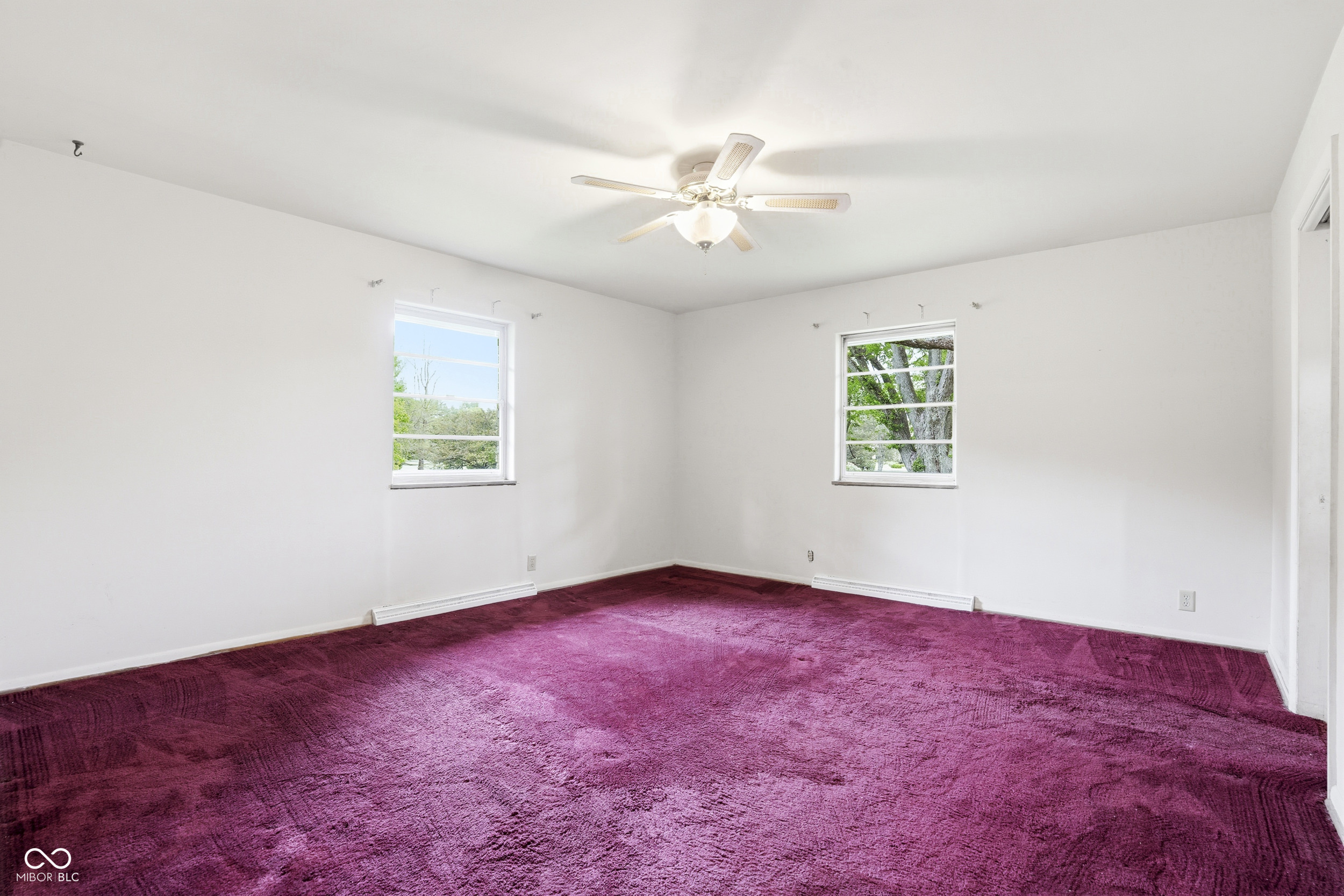 7012 Steven Lane