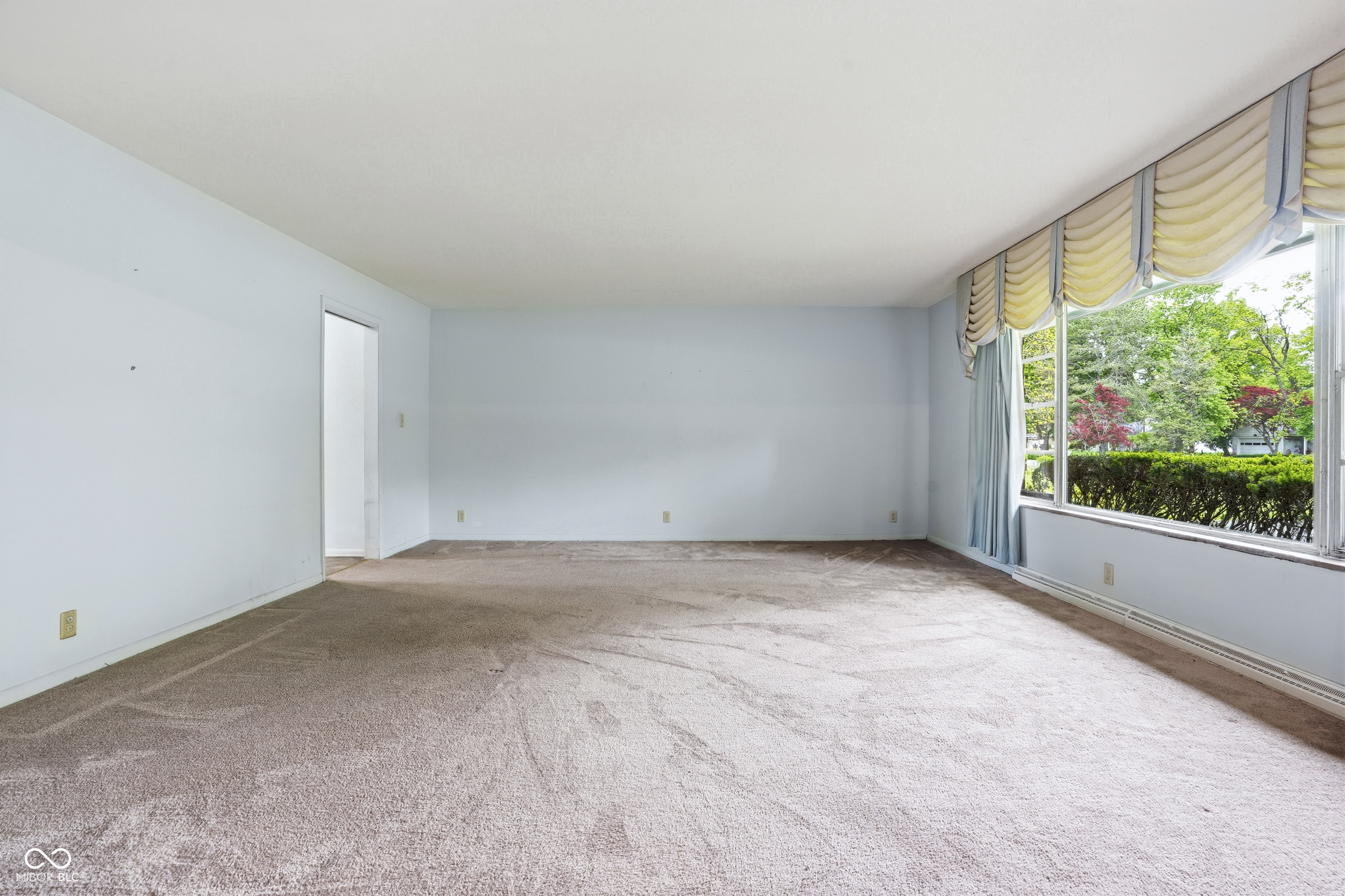 7012 Steven Lane