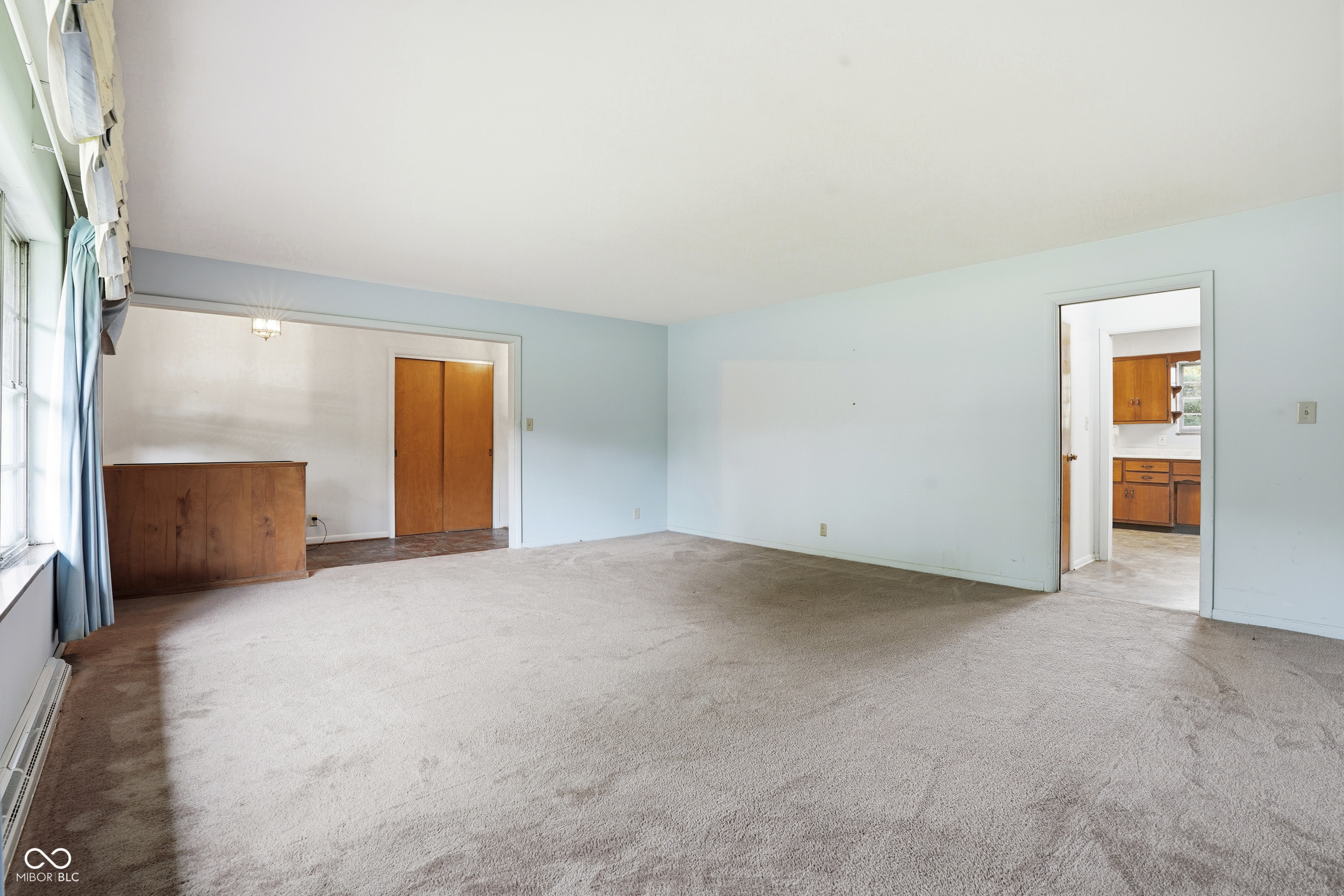 7012 Steven Lane