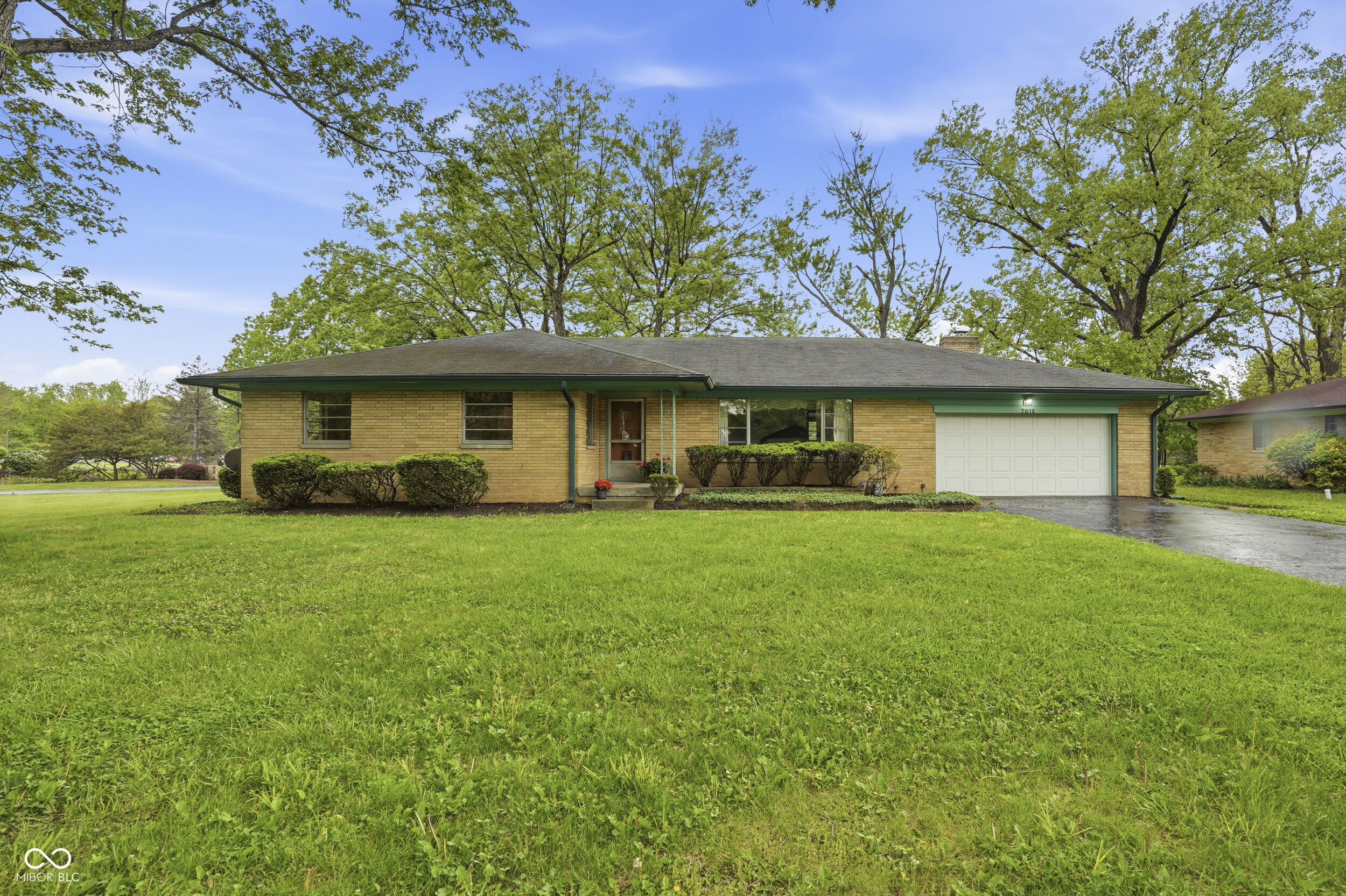 7012 Steven Lane