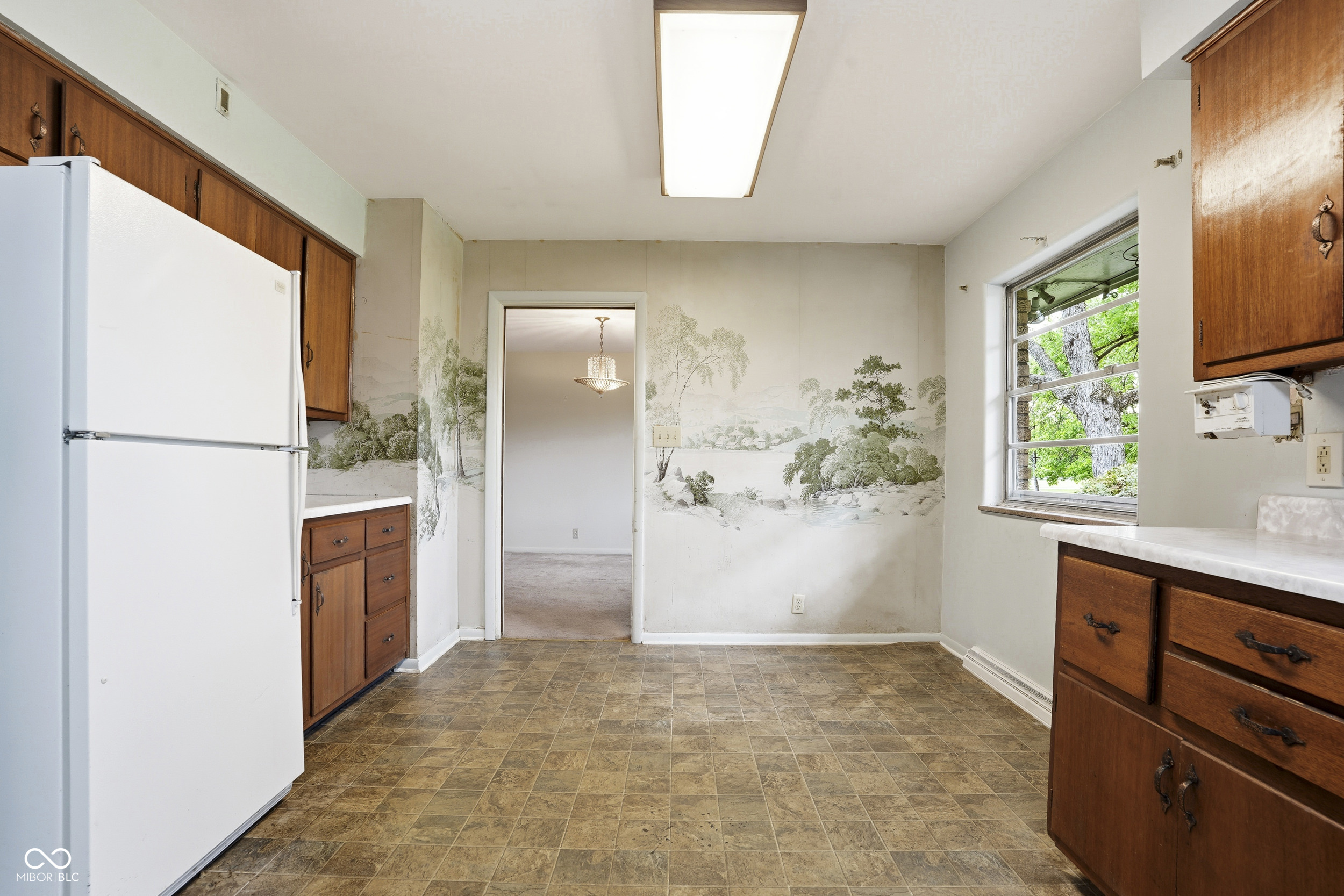 7012 Steven Lane