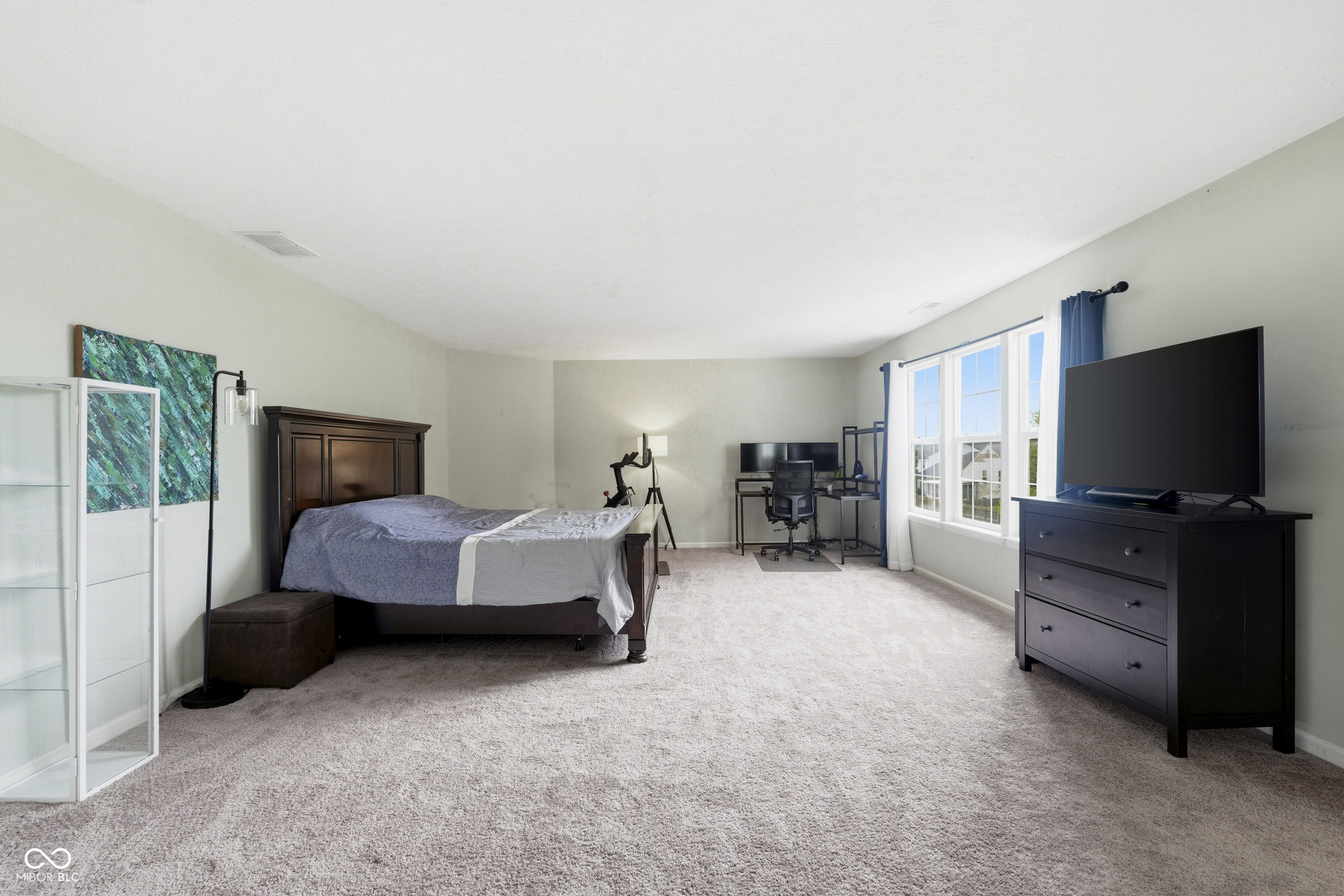 3915 Rosefinch Circle
