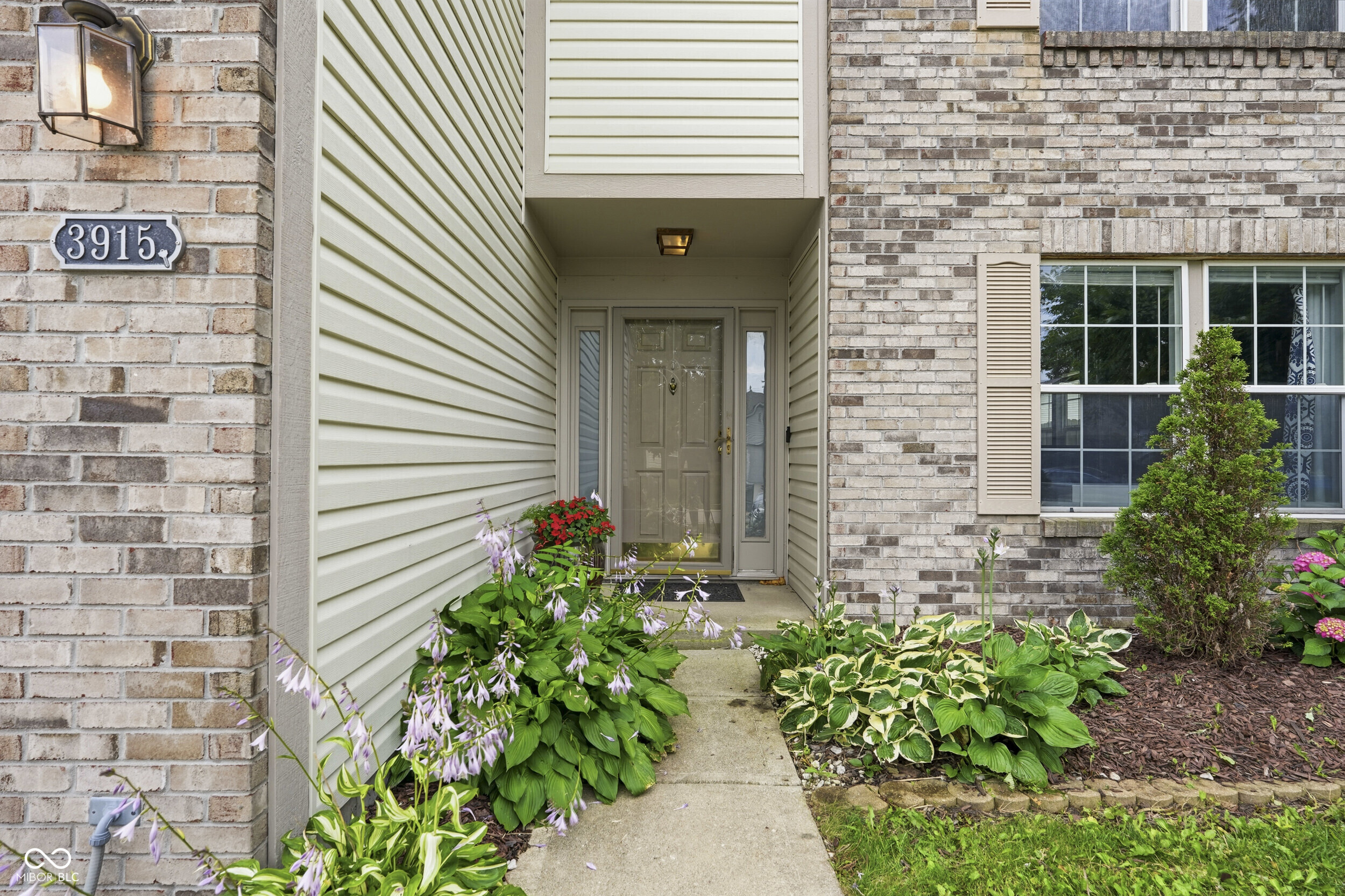 3915 Rosefinch Circle