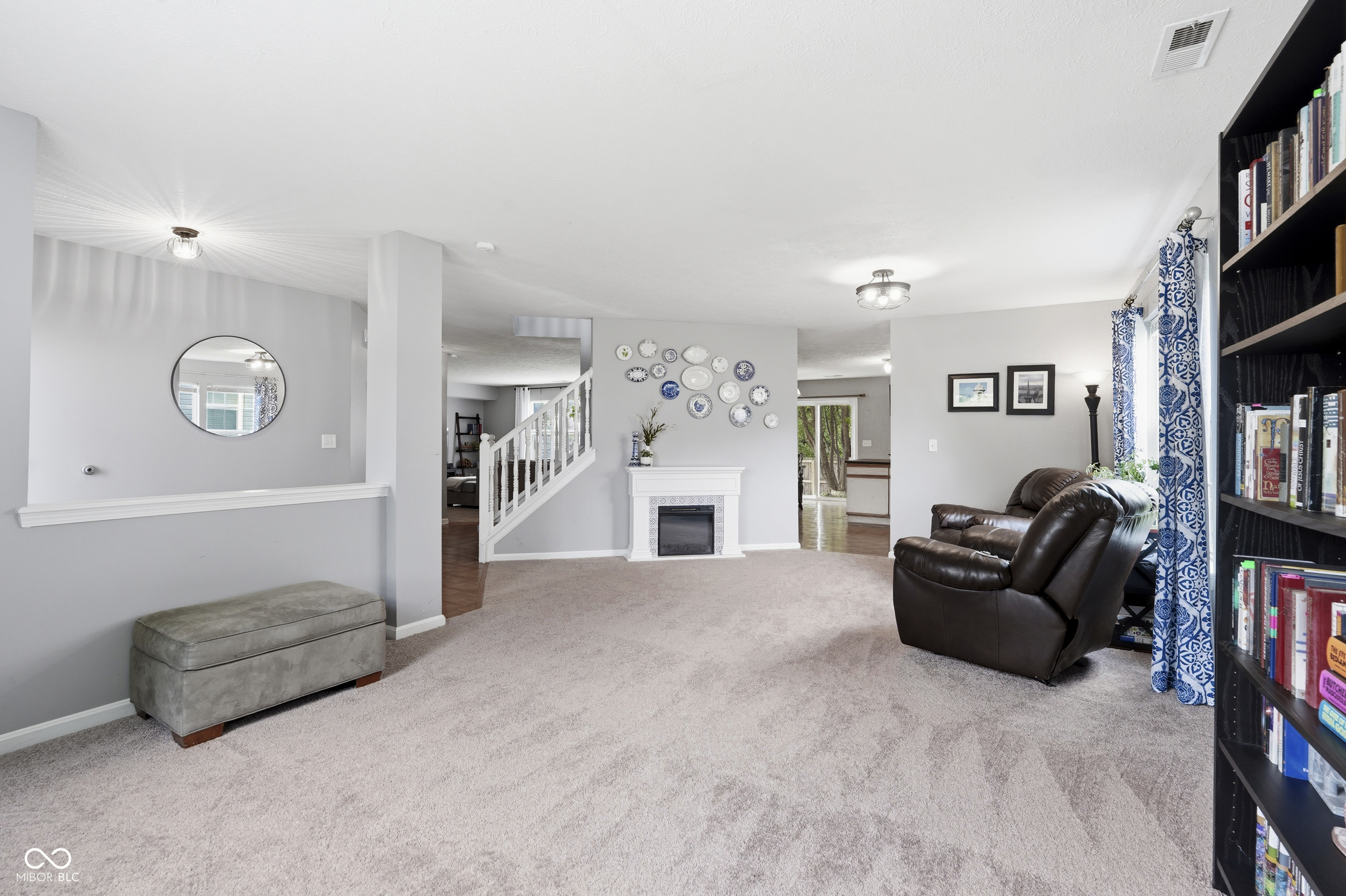 3915 Rosefinch Circle