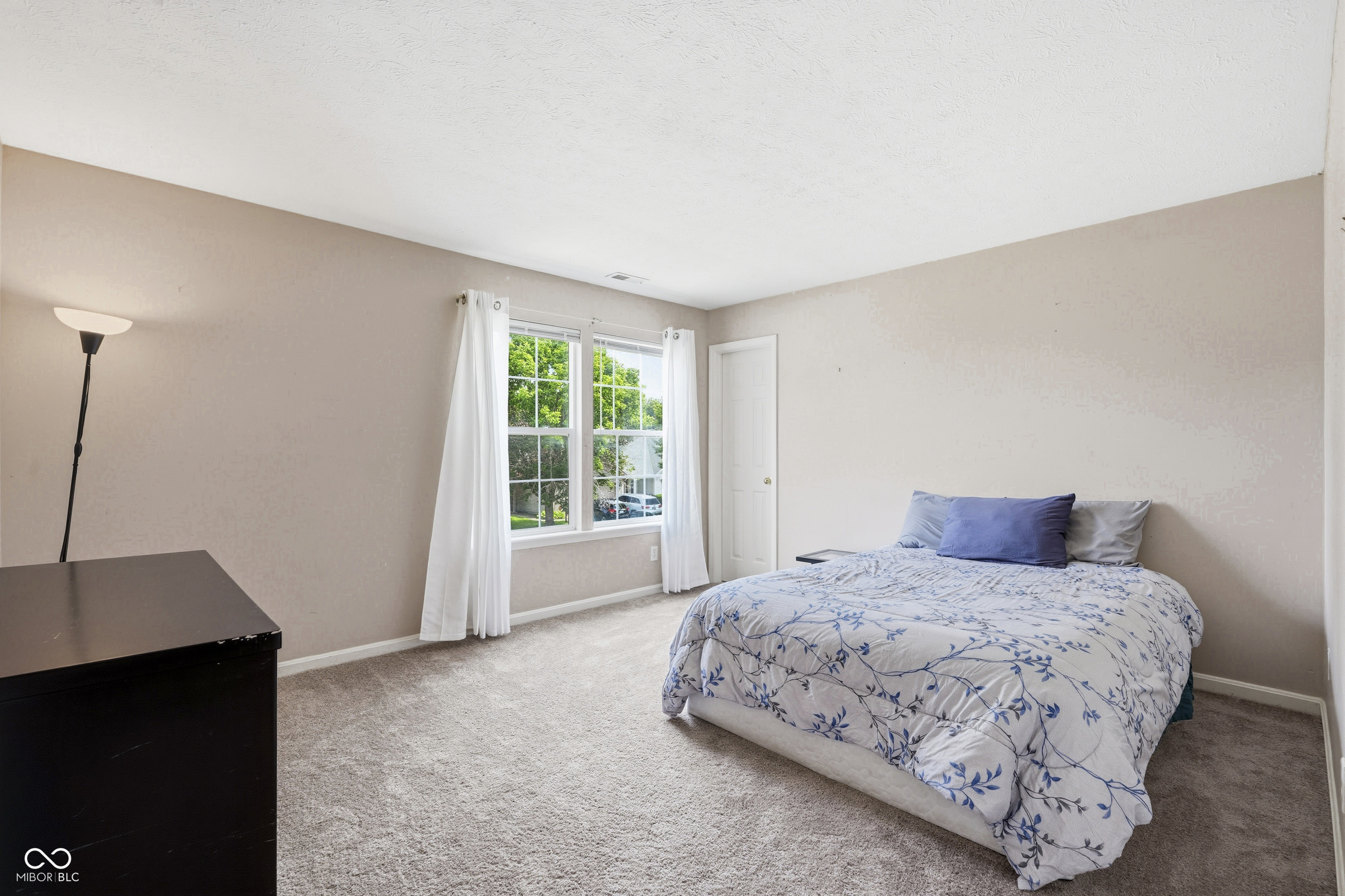 3915 Rosefinch Circle