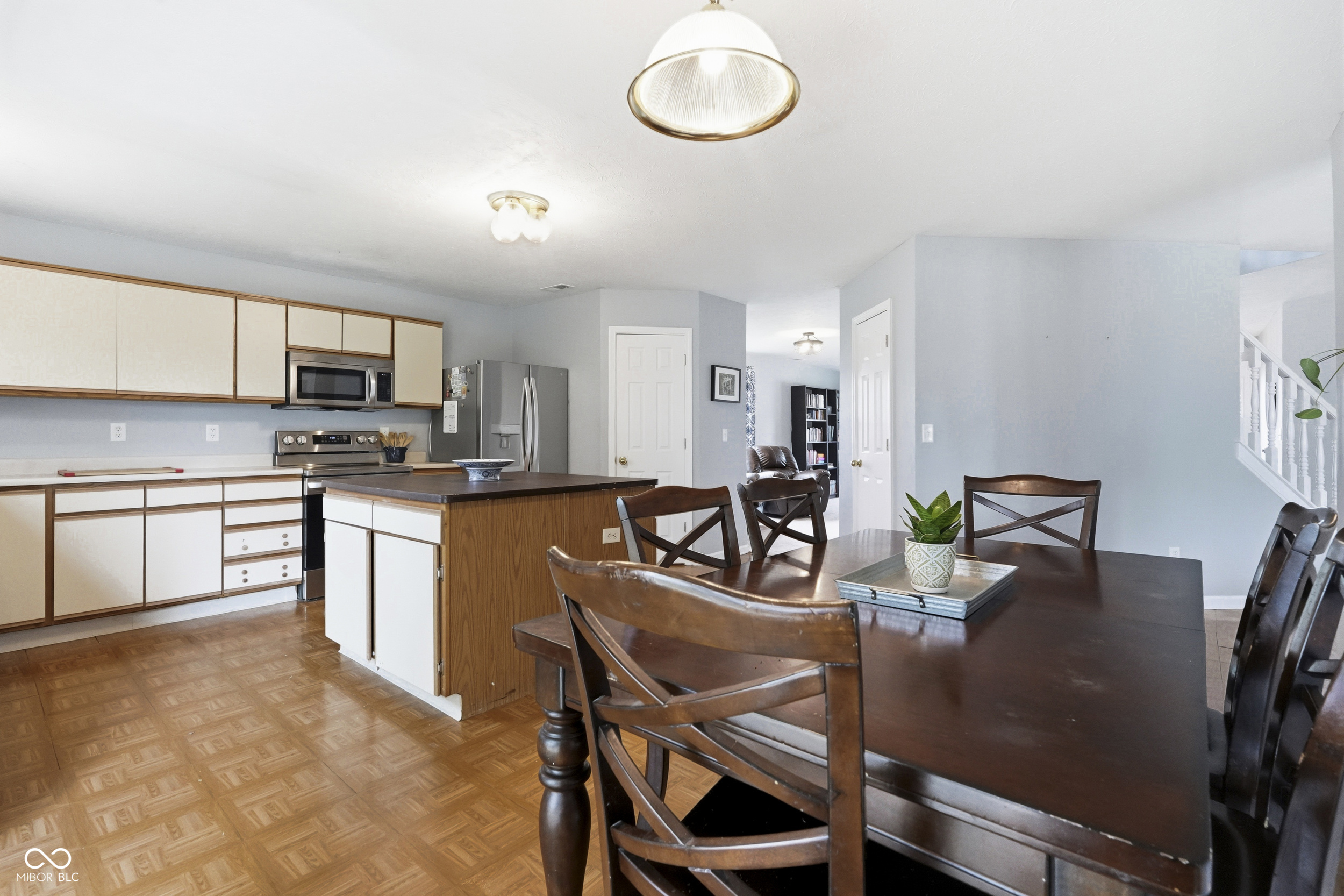 3915 Rosefinch Circle