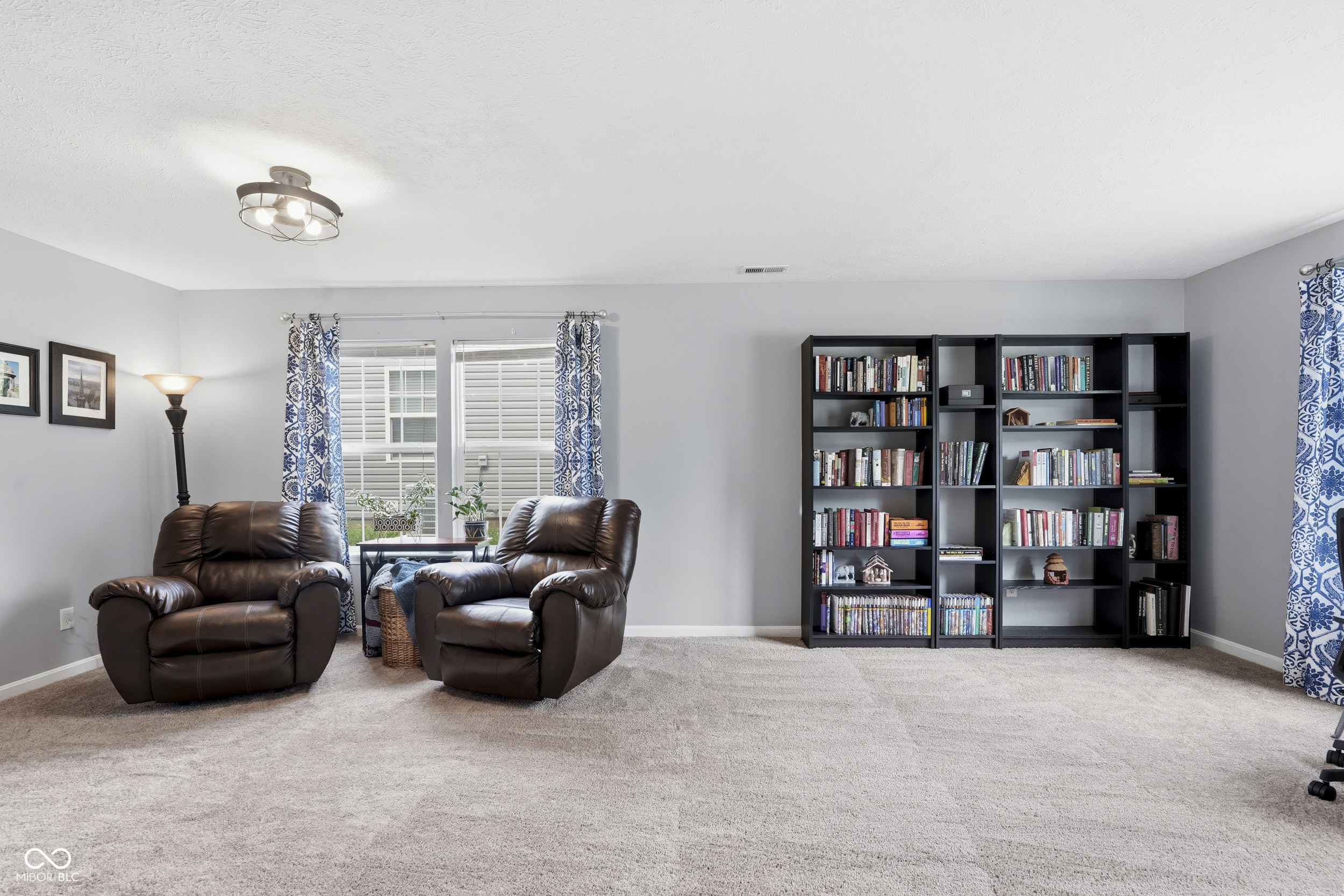 3915 Rosefinch Circle