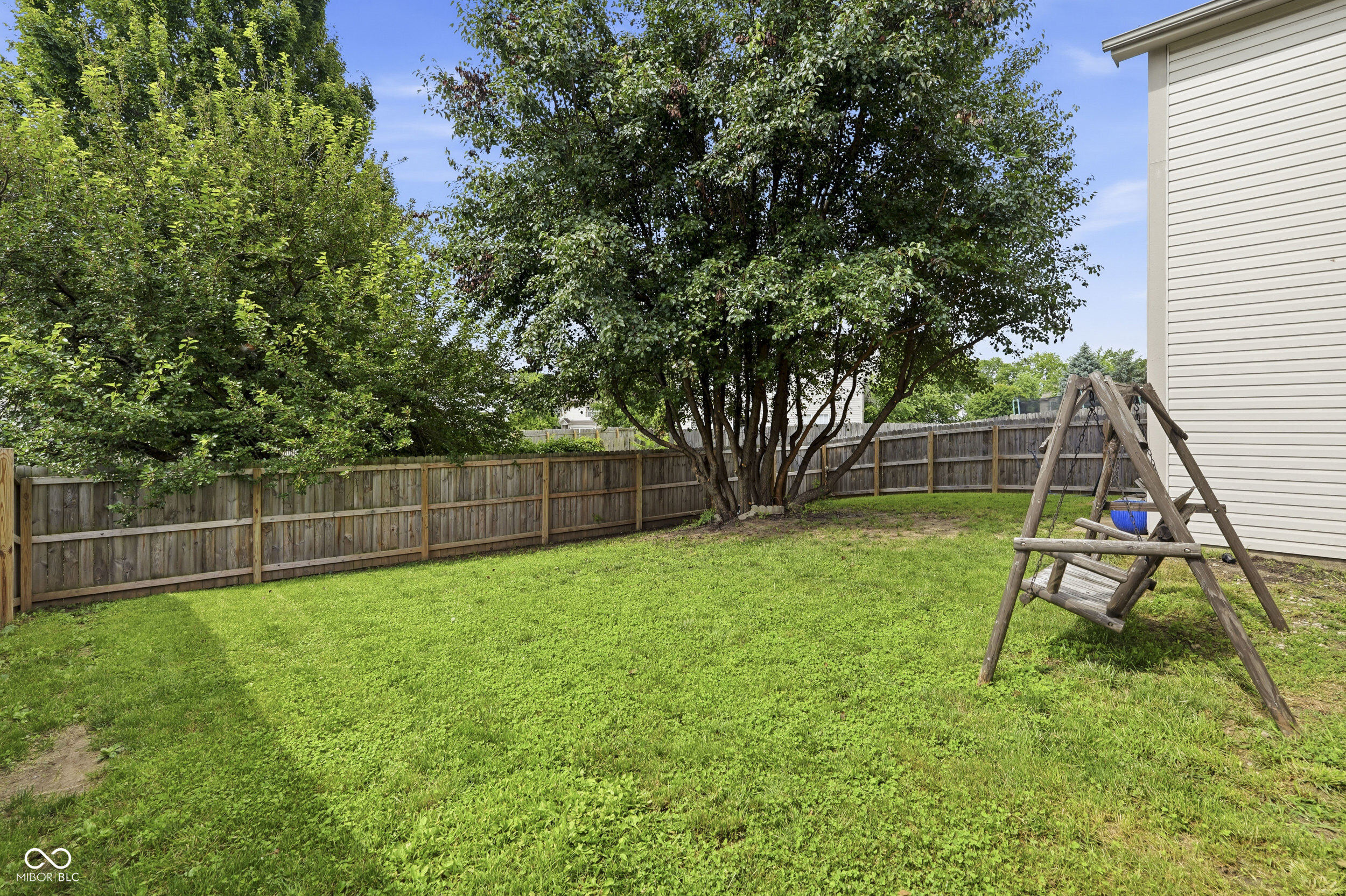 3915 Rosefinch Circle