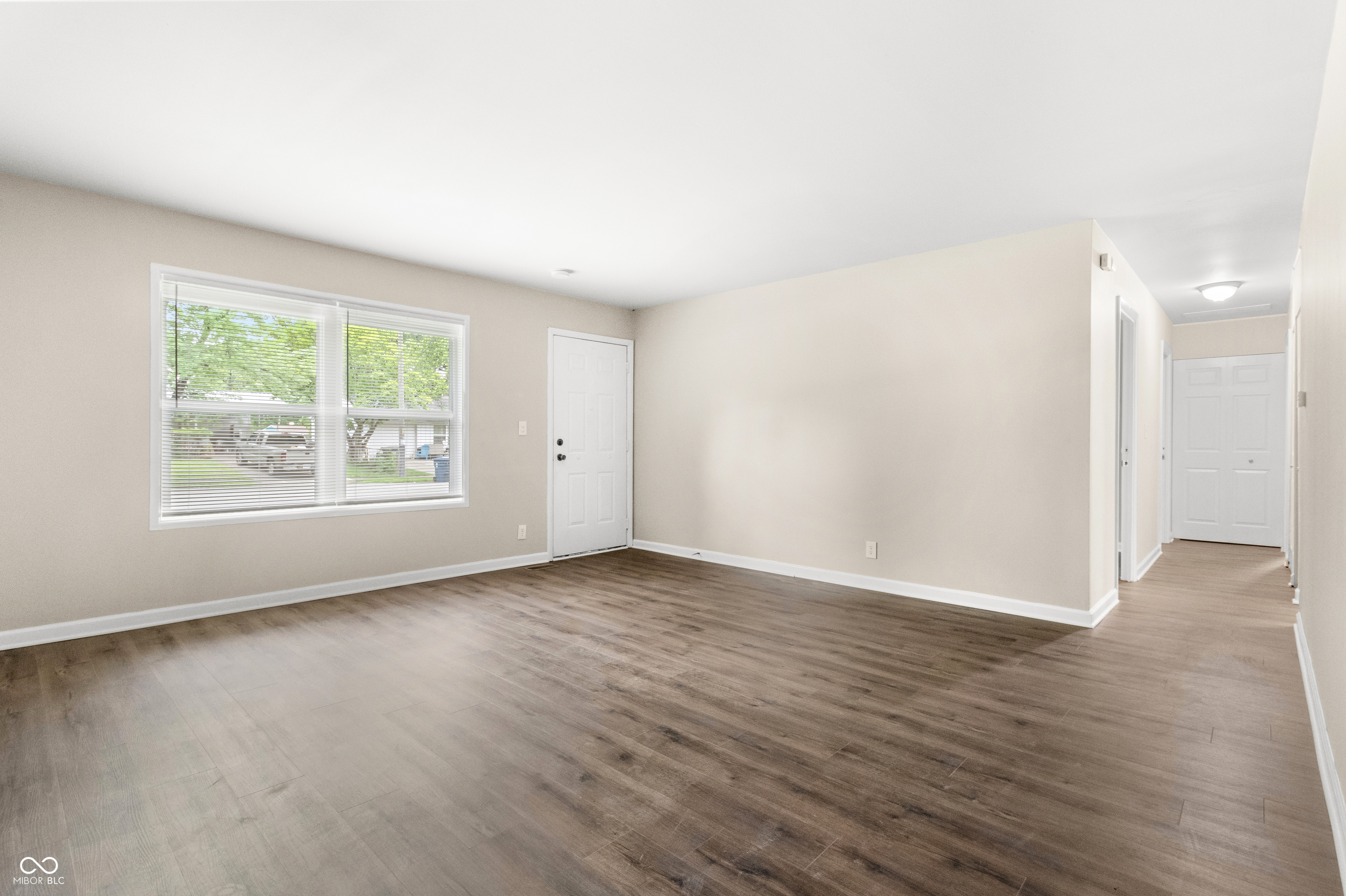 8128 Barry Road