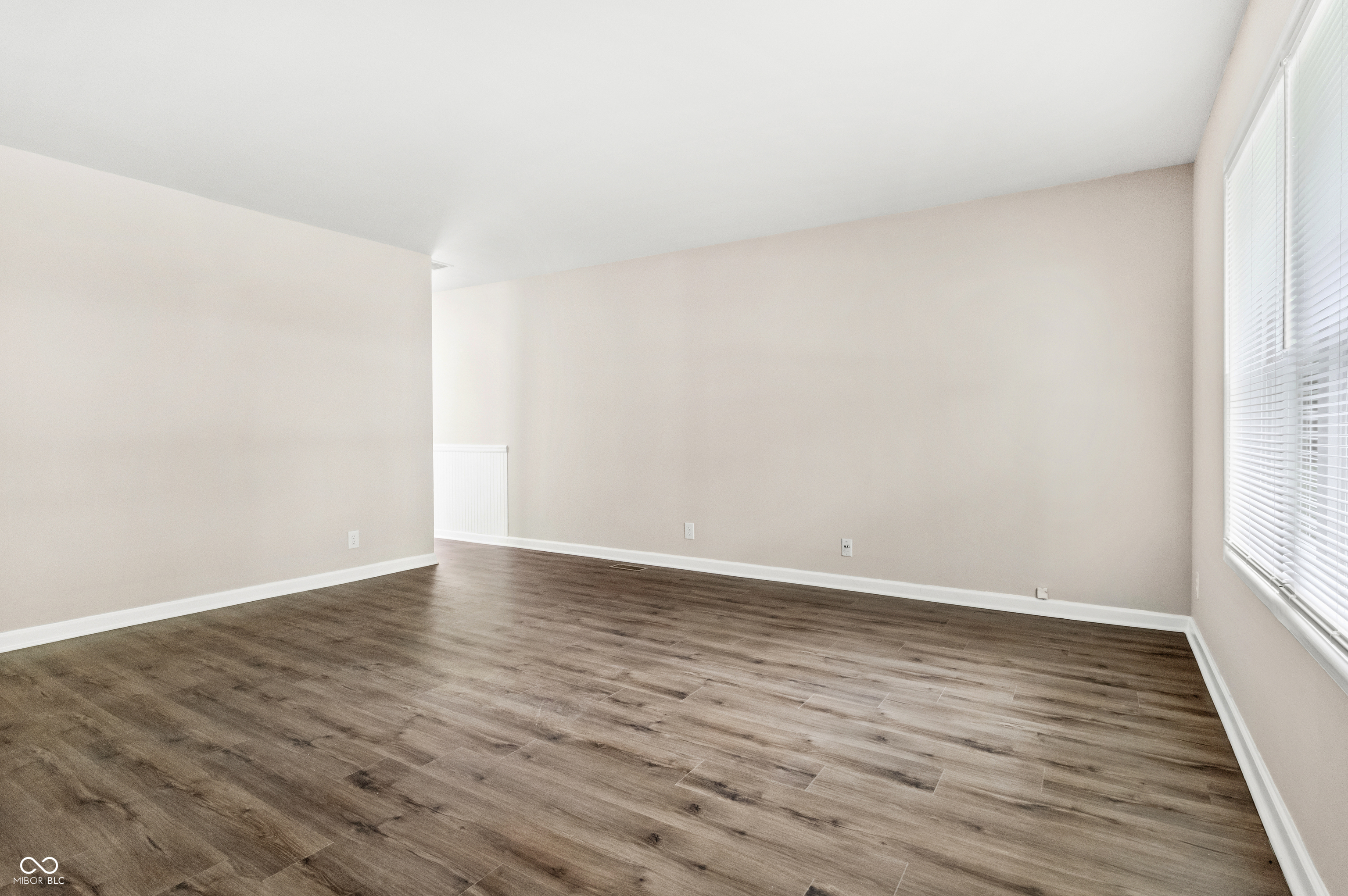 8128 Barry Road