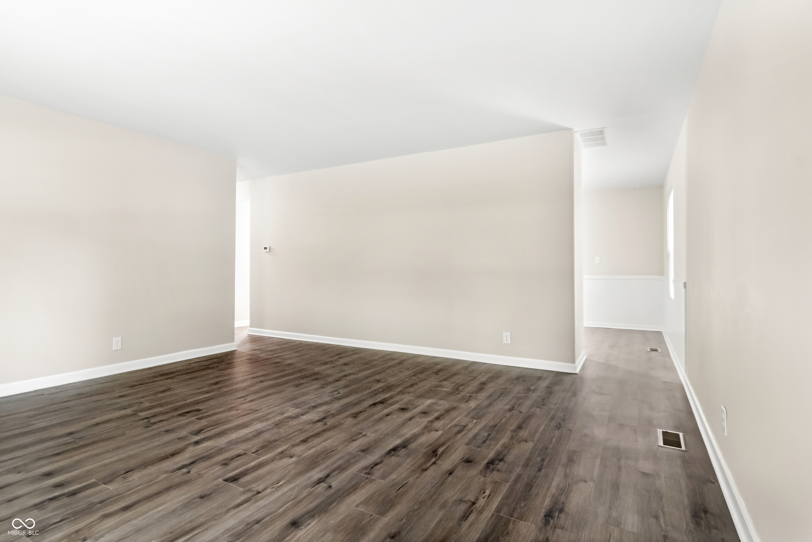 8128 Barry Road