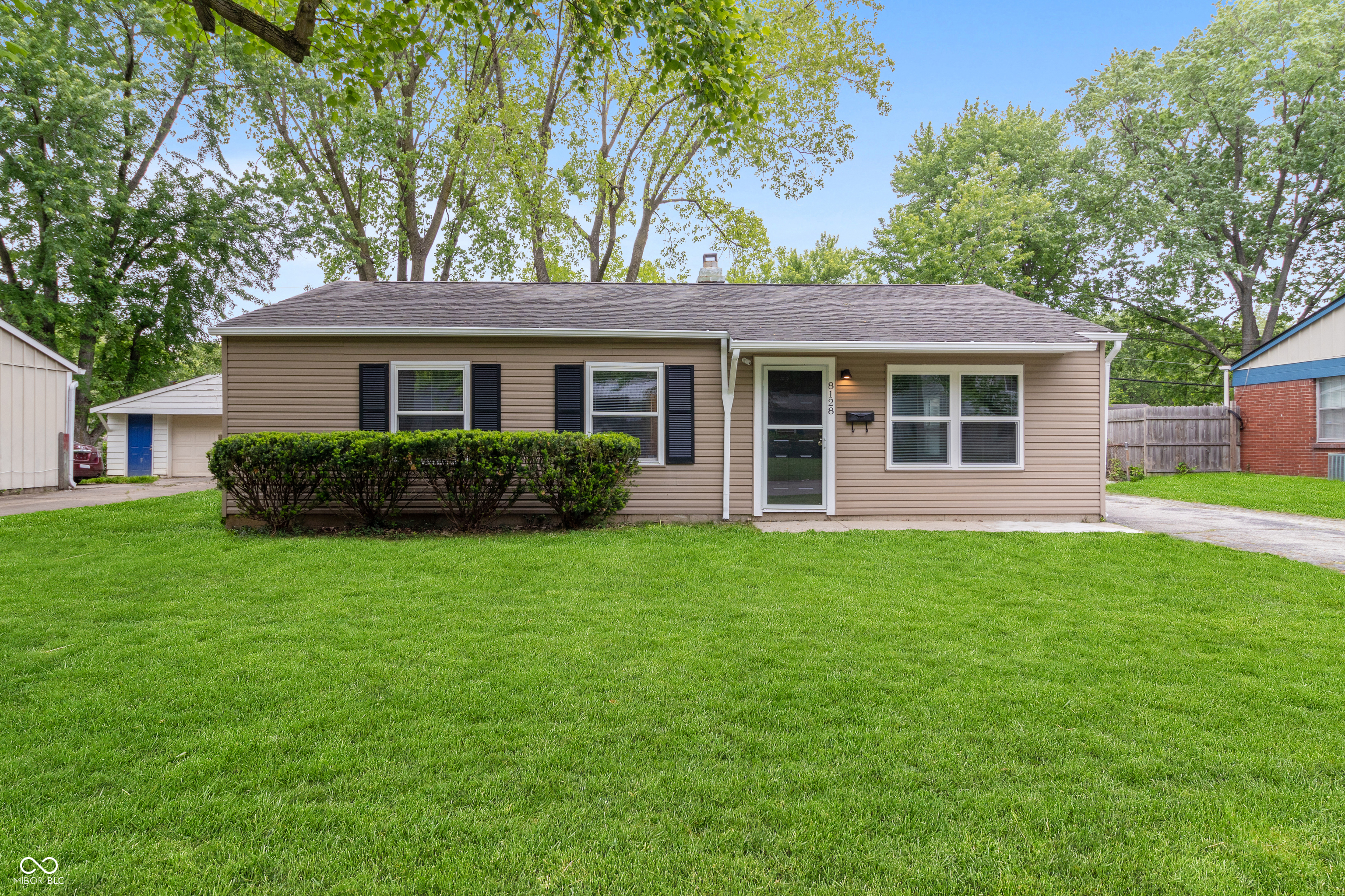 8128 Barry Road