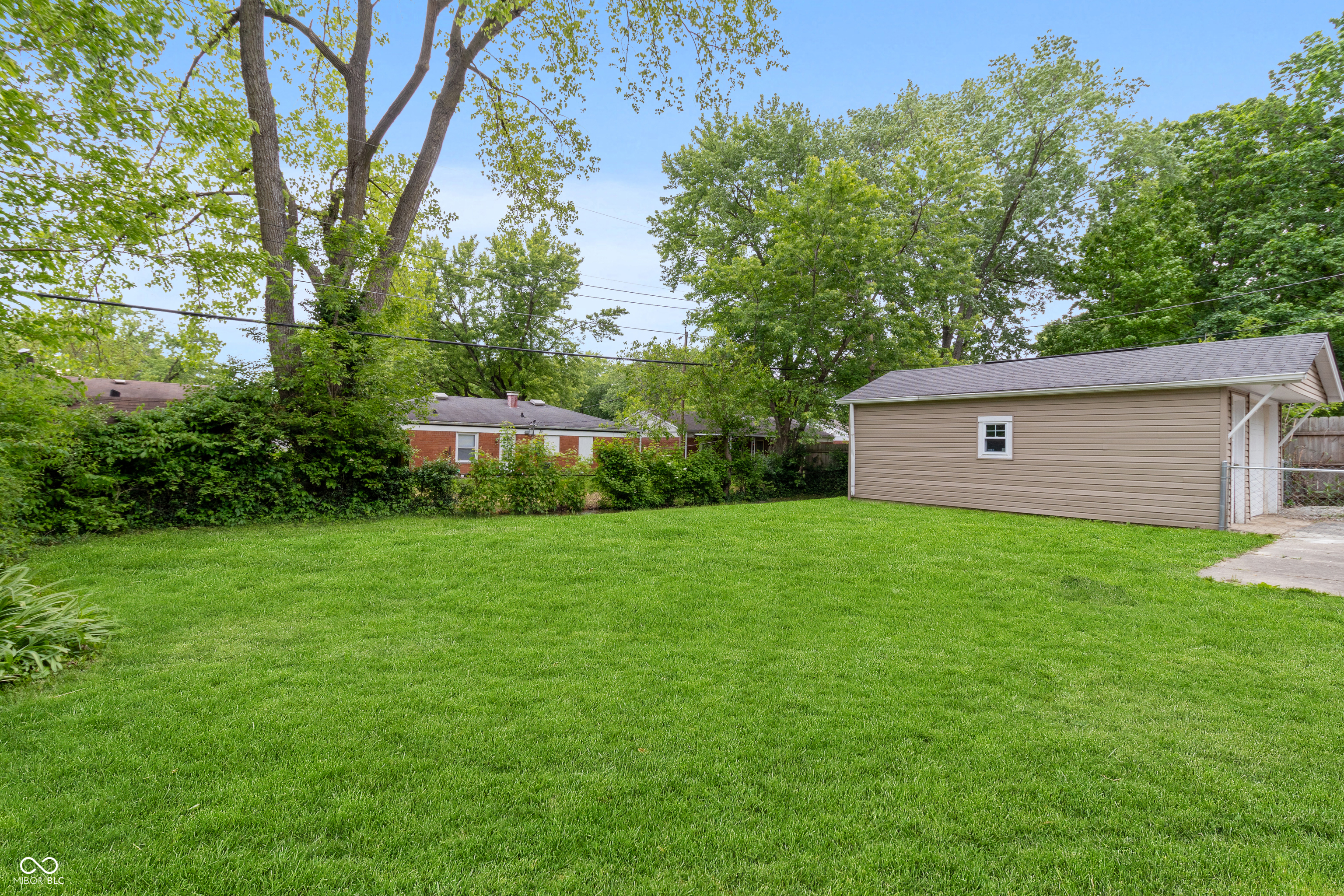 8128 Barry Road