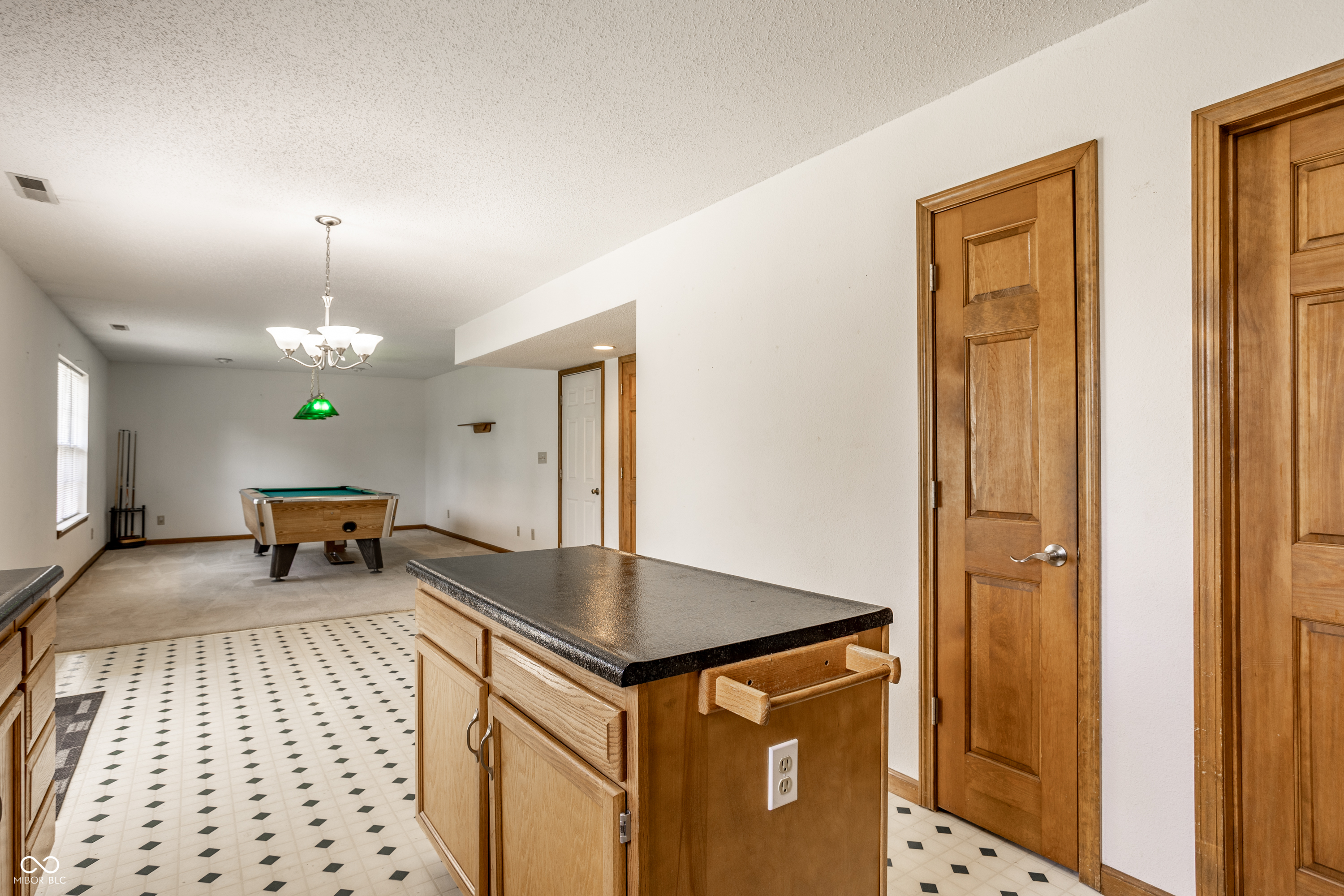 1203 Lindsey Lane