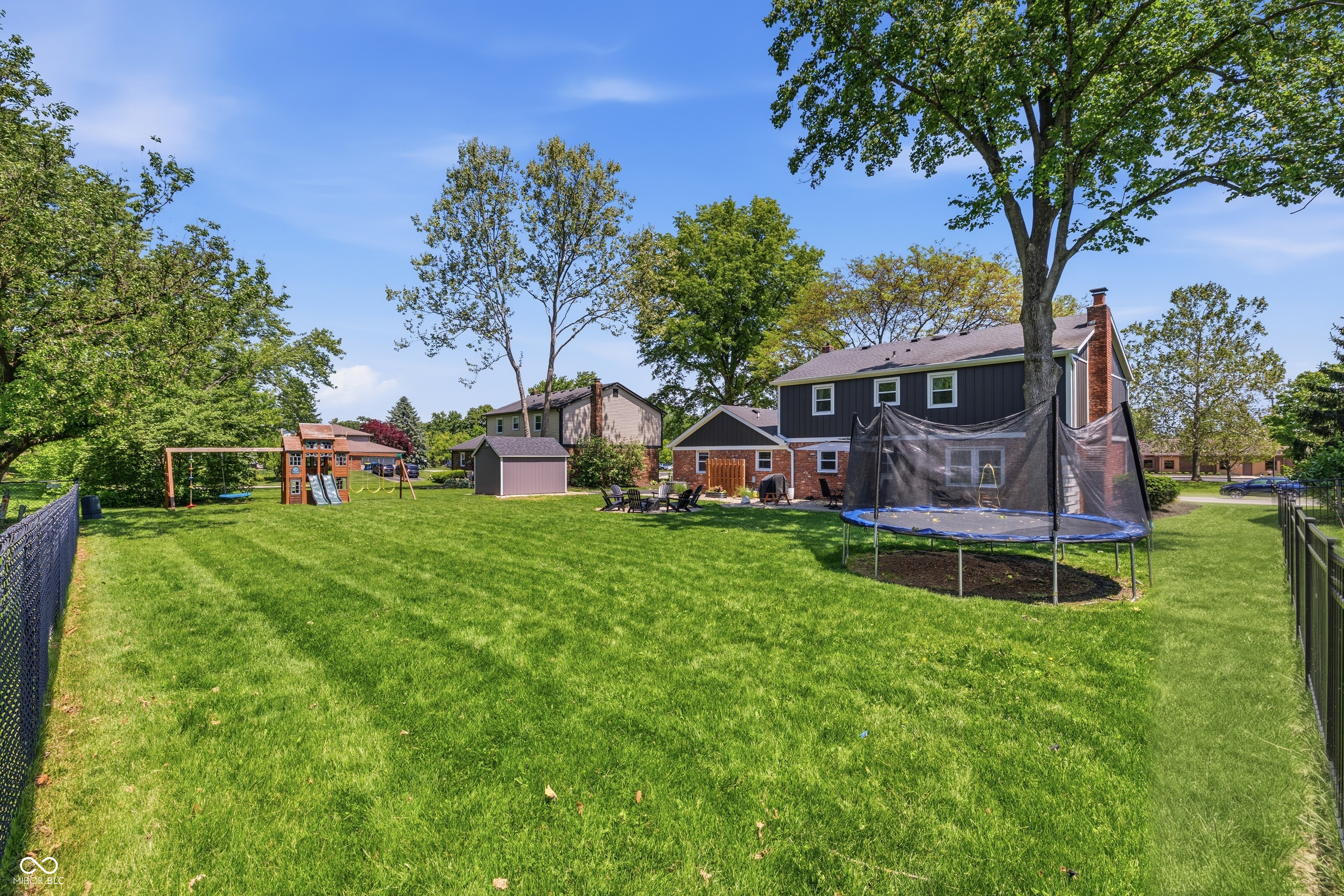 10716 W Lakeshore Drive