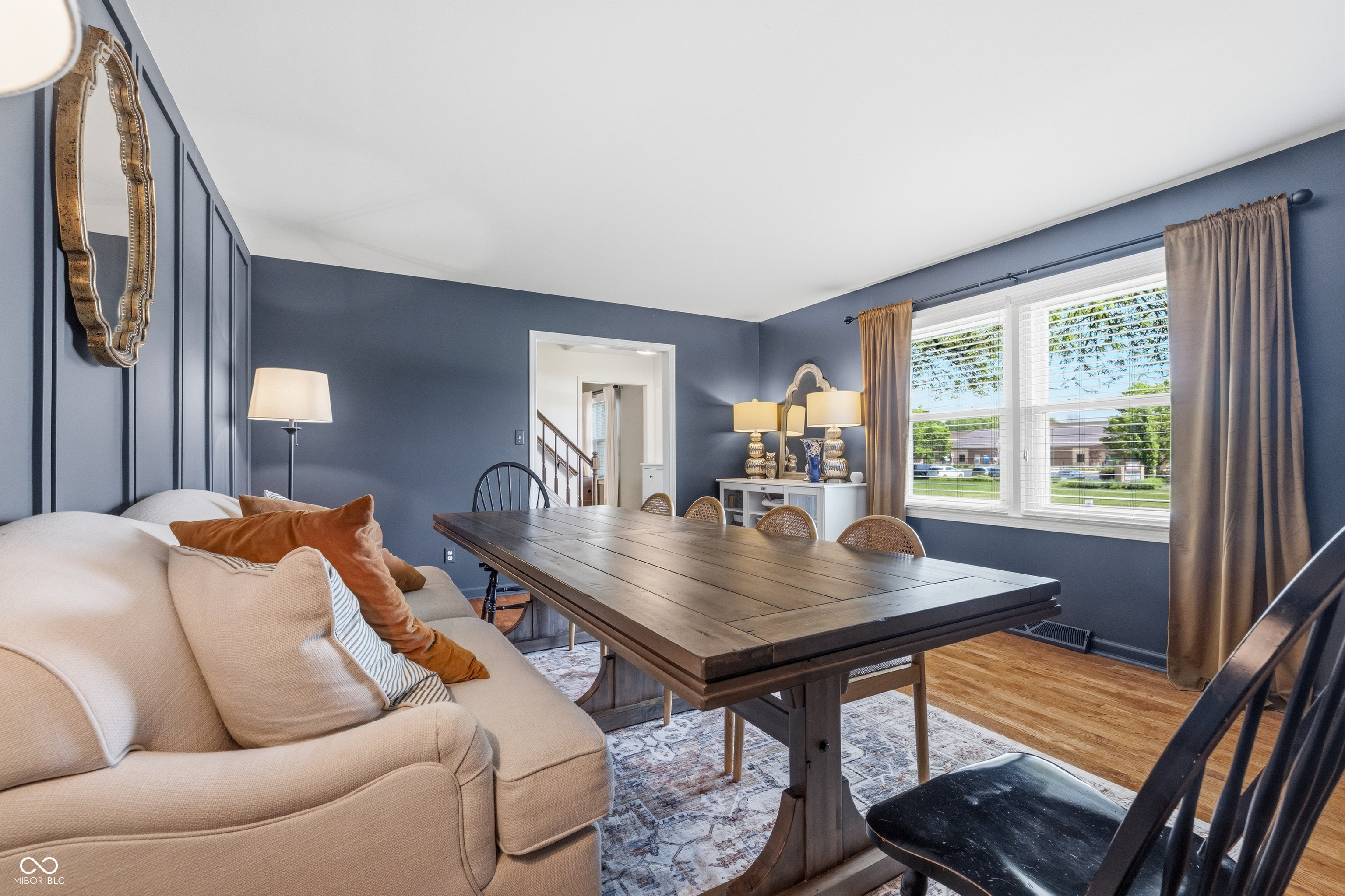 10716 W Lakeshore Drive