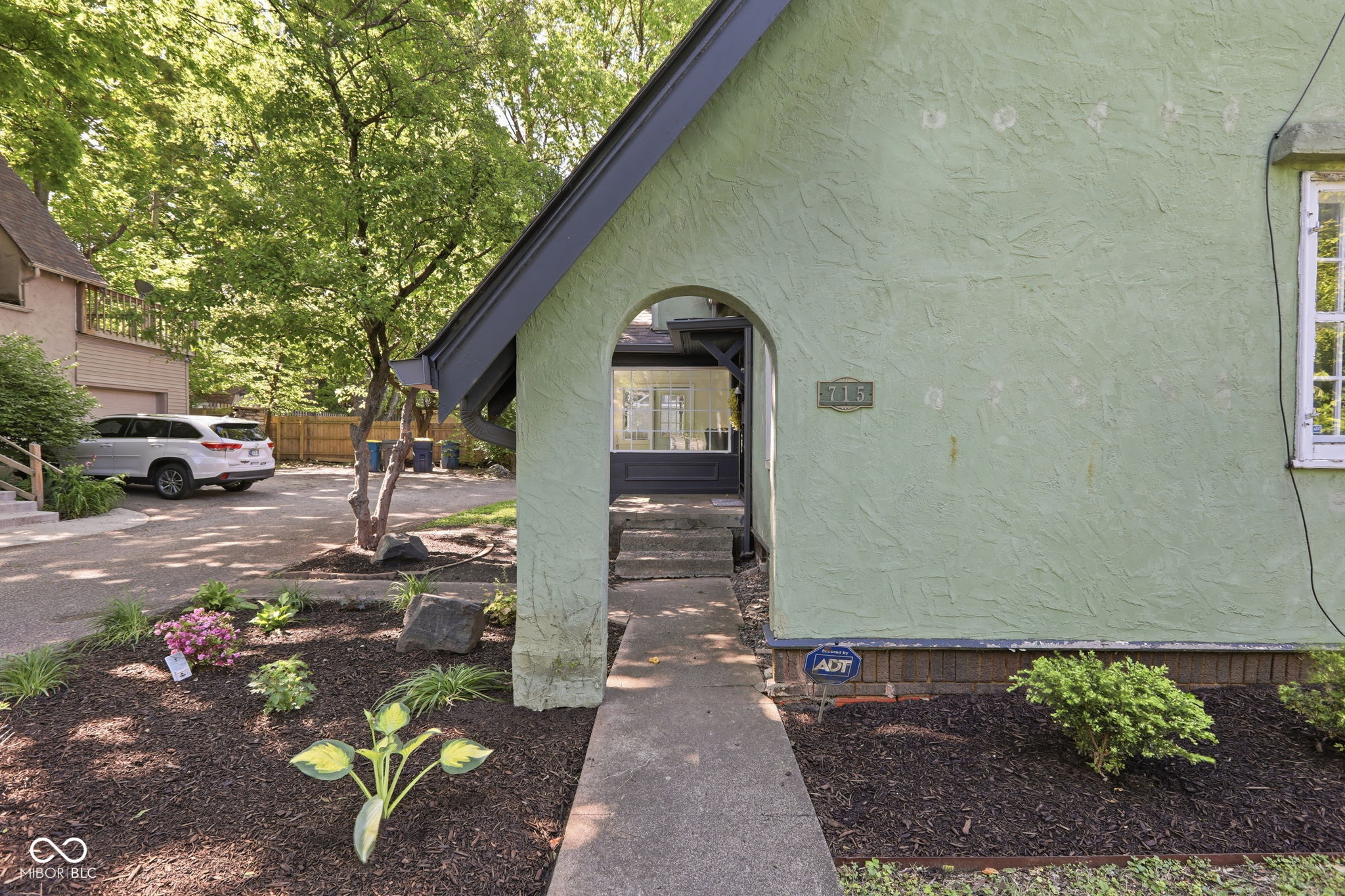 715 Kessler Blvd E Drive