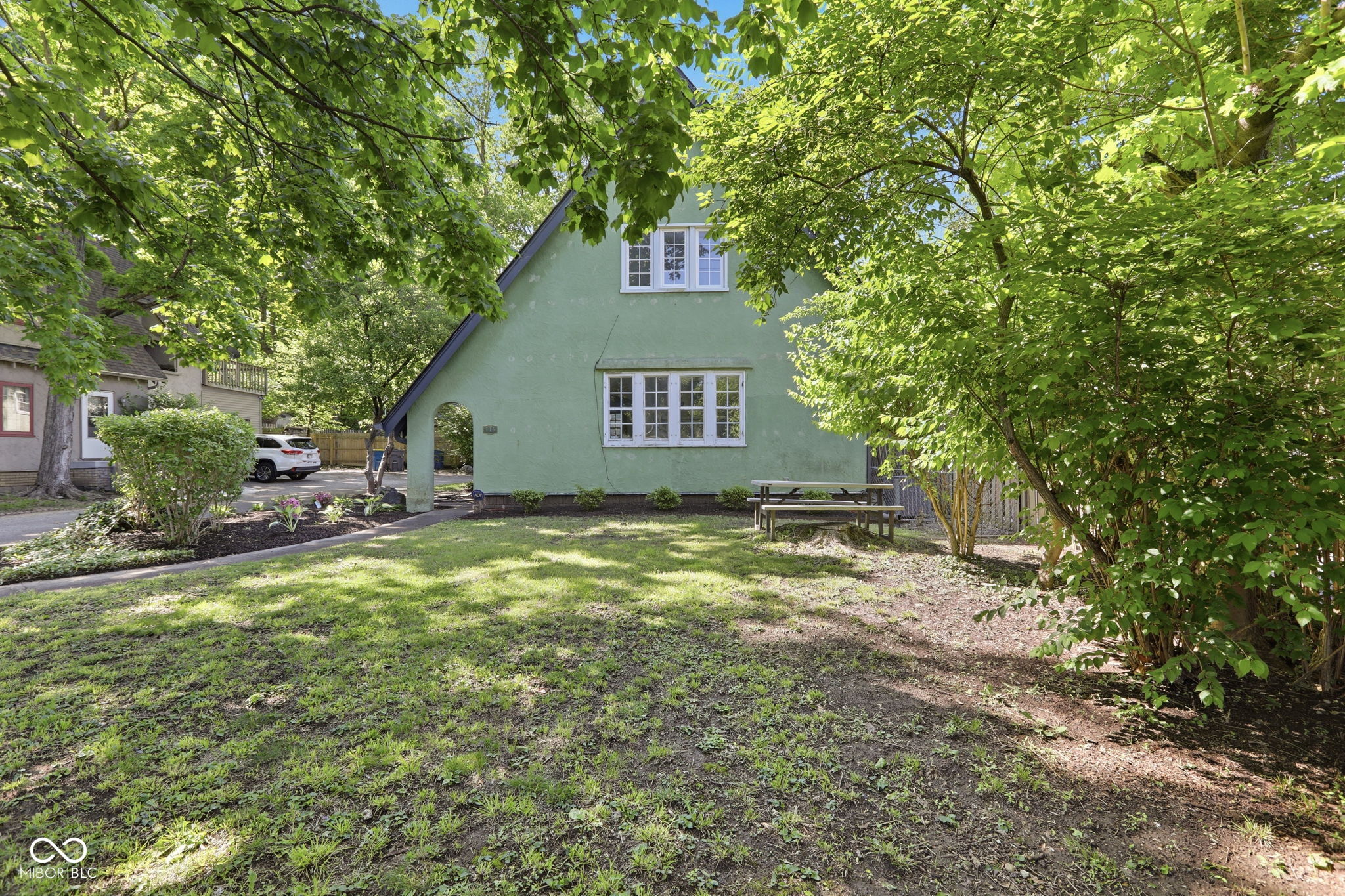 715 Kessler Blvd E Drive