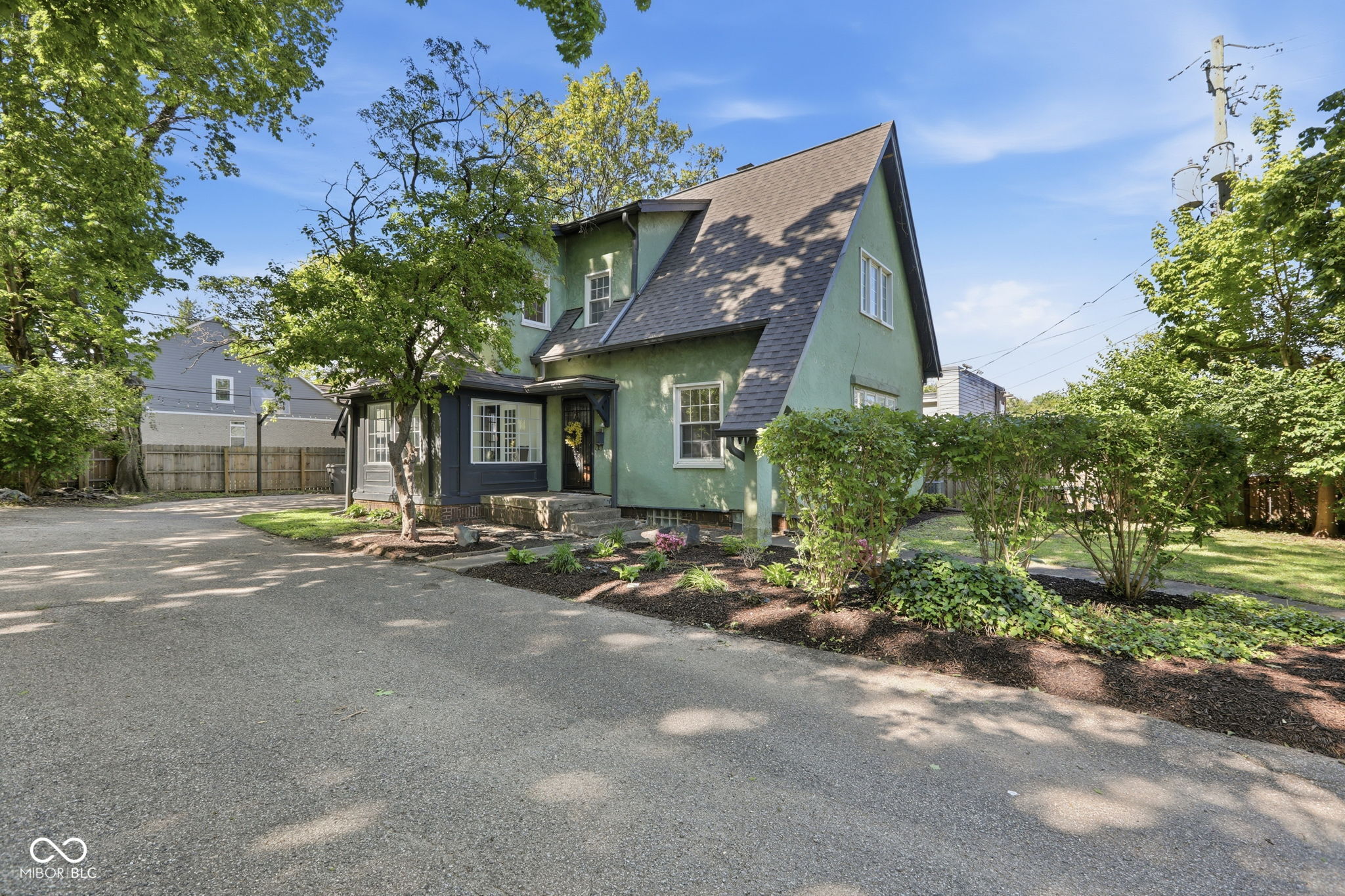 715 Kessler Blvd E Drive