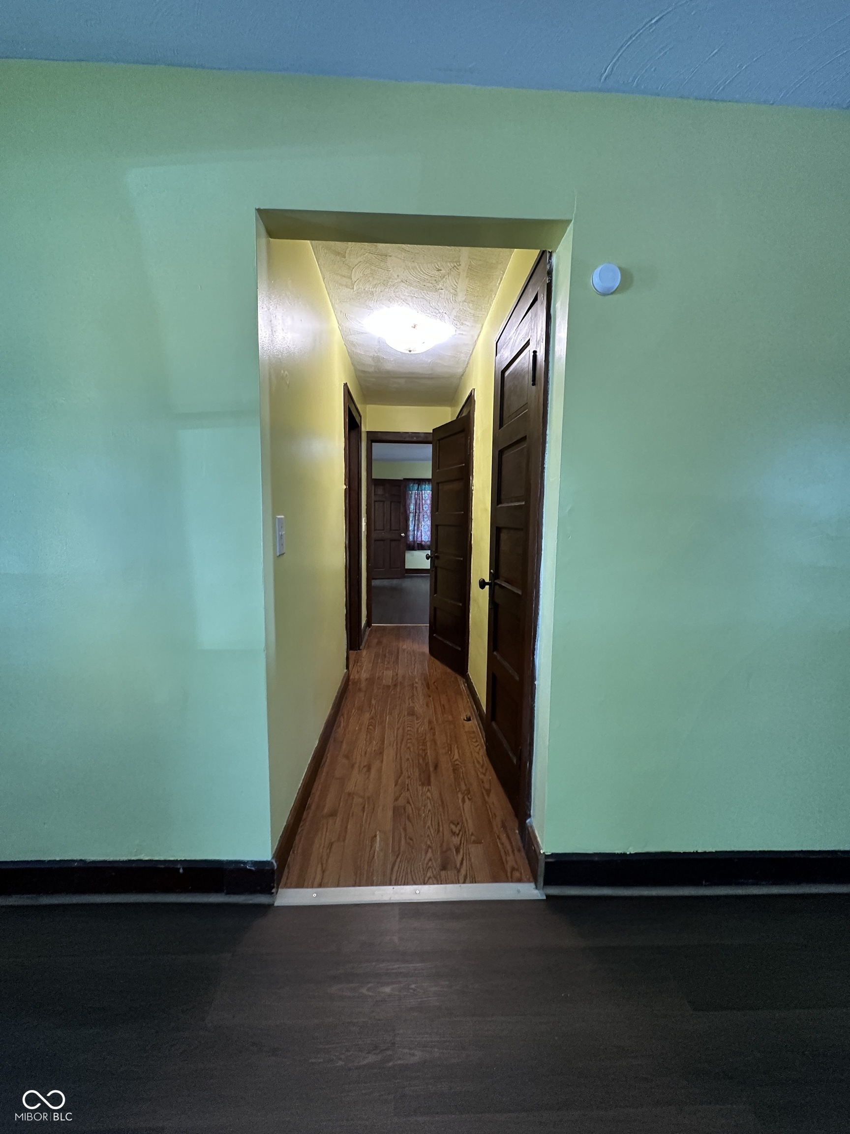 555 Woodrow Avenue