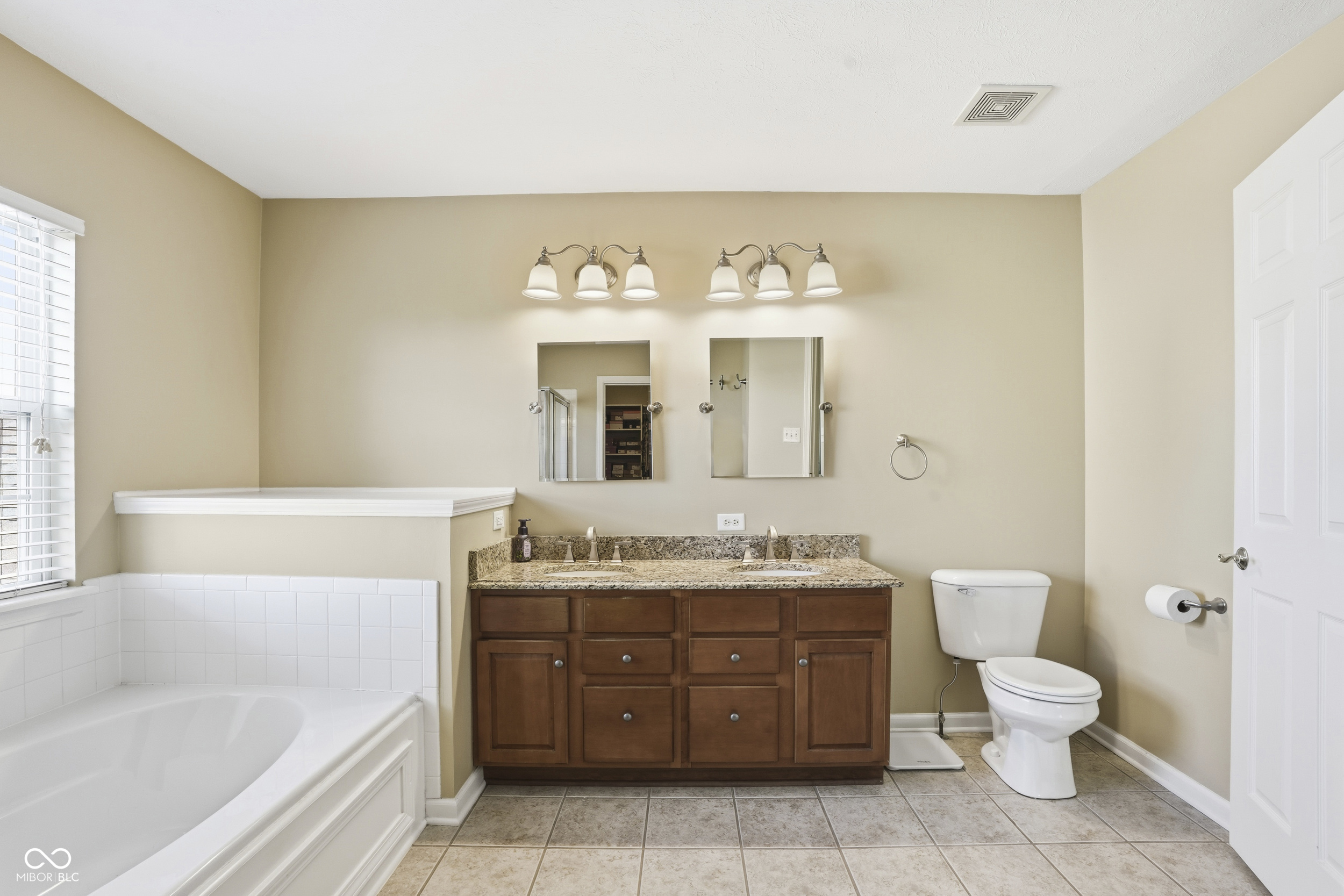 13268 Roma Bend