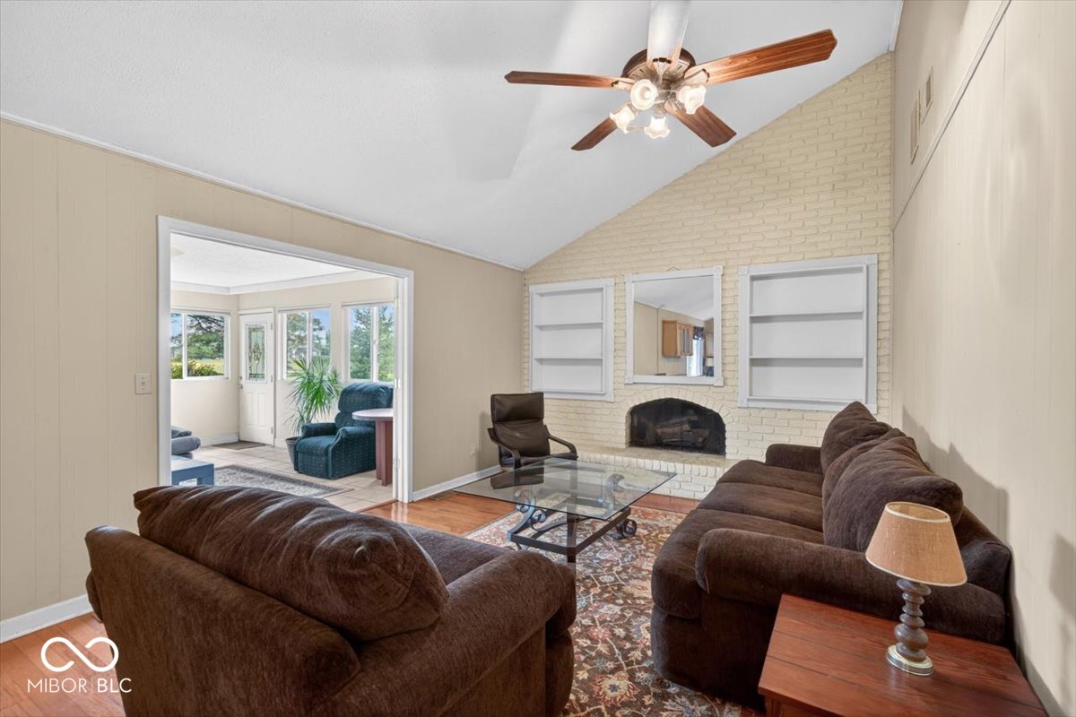 909 Cardinal Drive