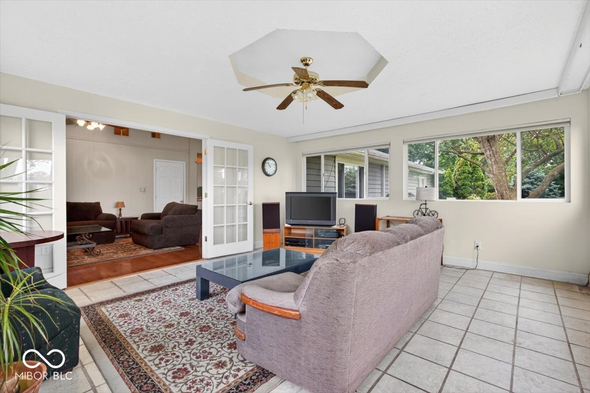 909 Cardinal Drive