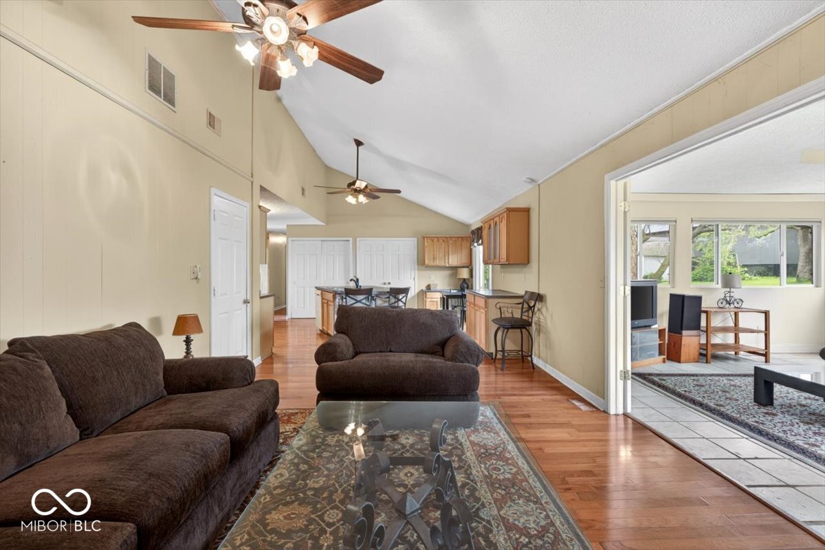 909 Cardinal Drive