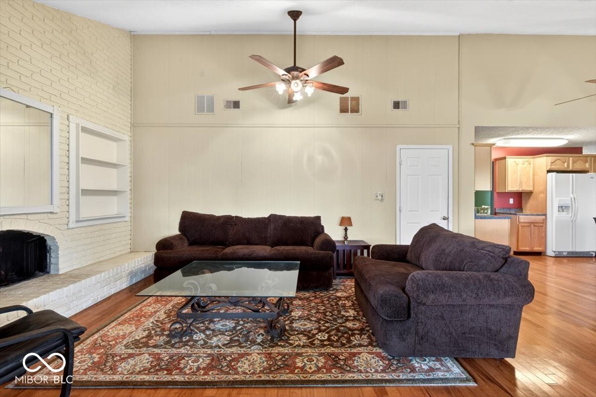 909 Cardinal Drive