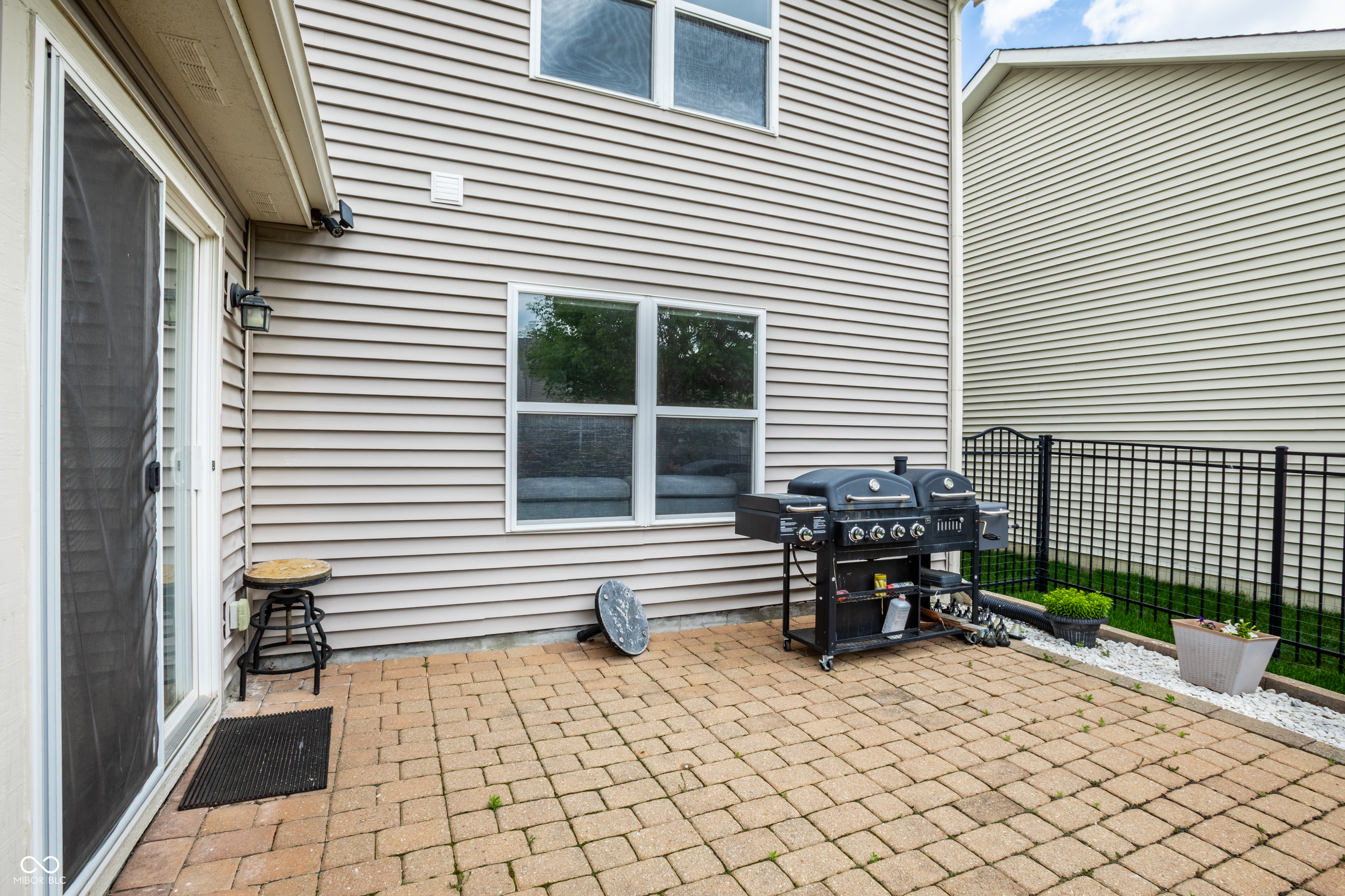 1043 Lichfield Lane