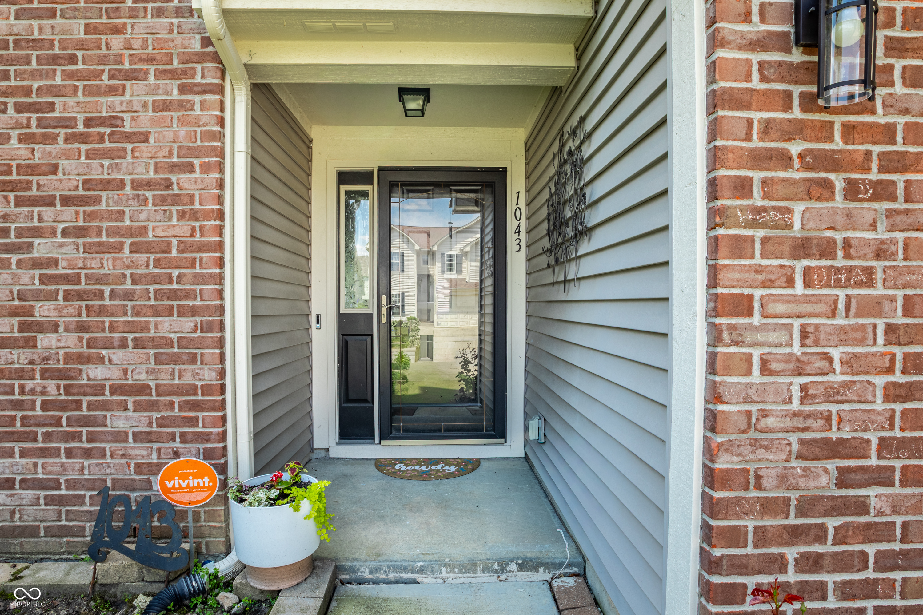 1043 Lichfield Lane