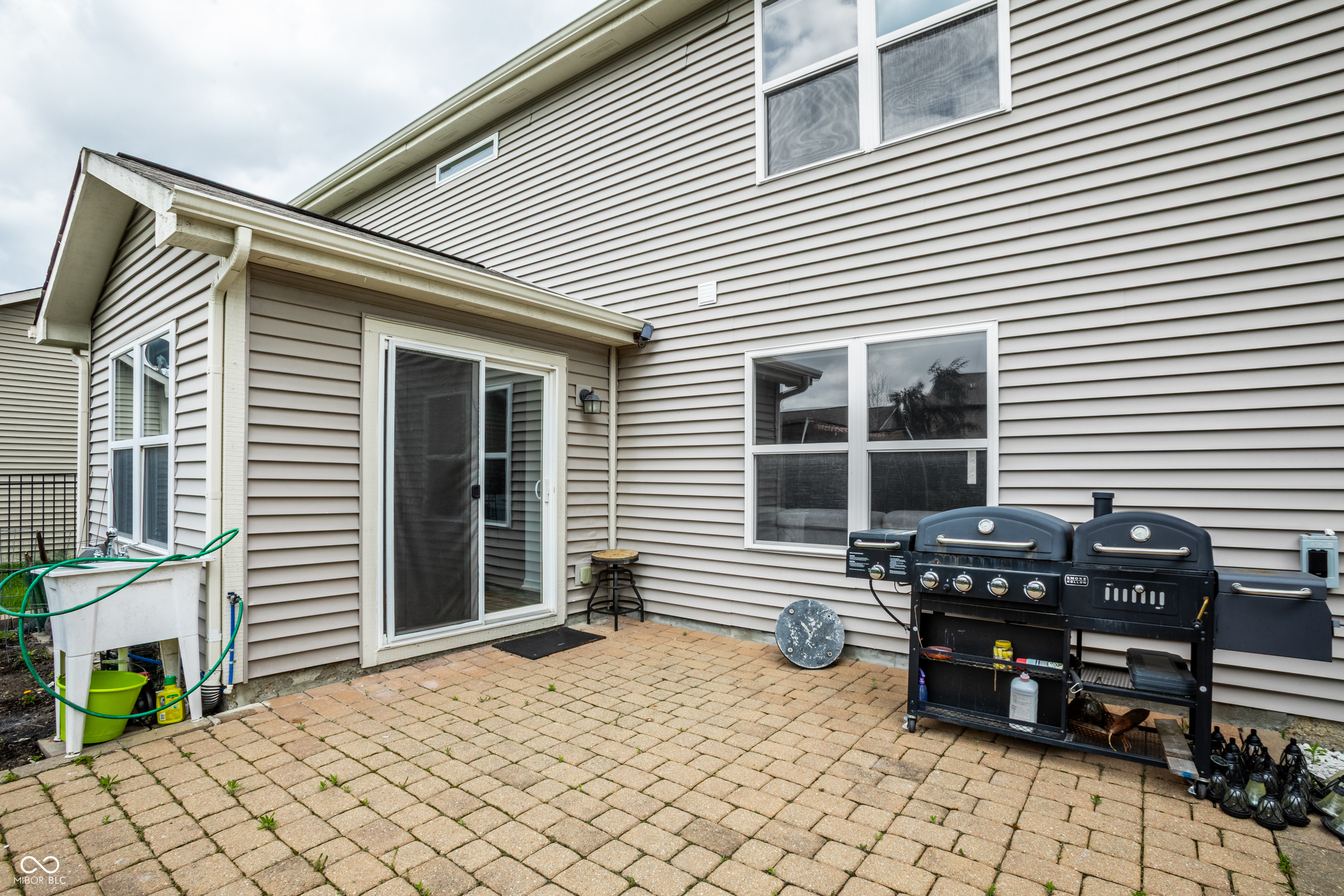 1043 Lichfield Lane