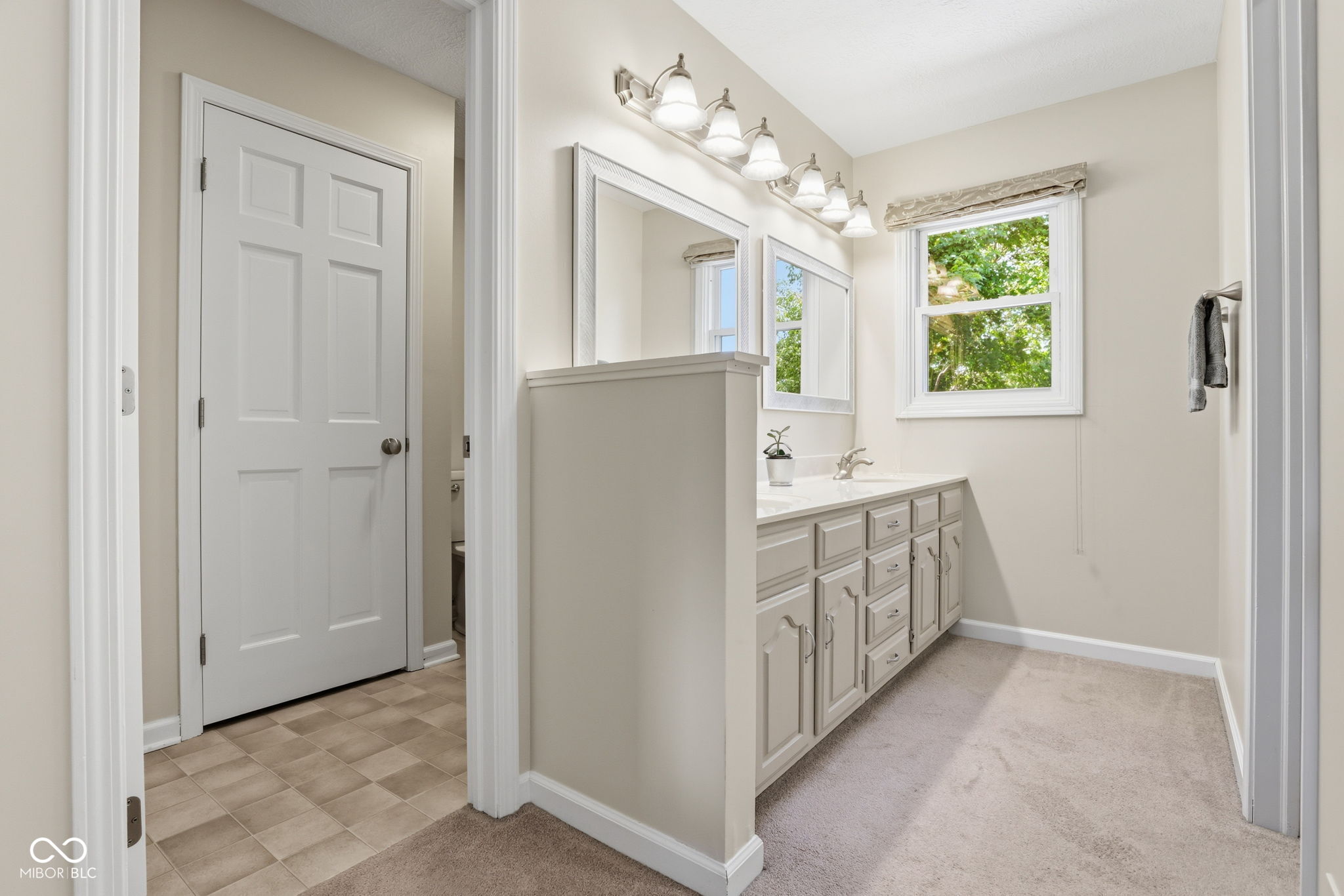 143 Hollowview Drive