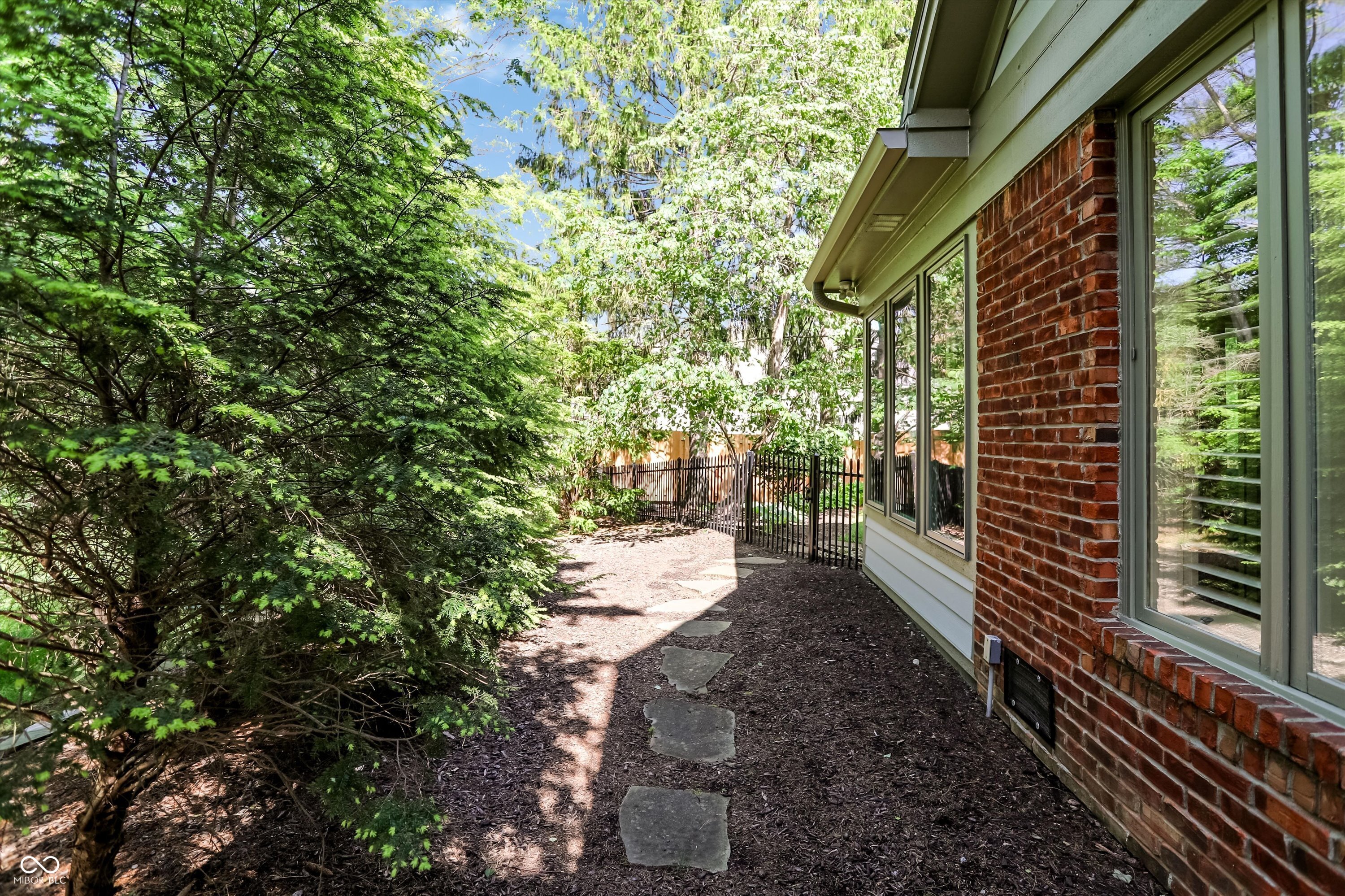 9543 Cedar Springs Drive