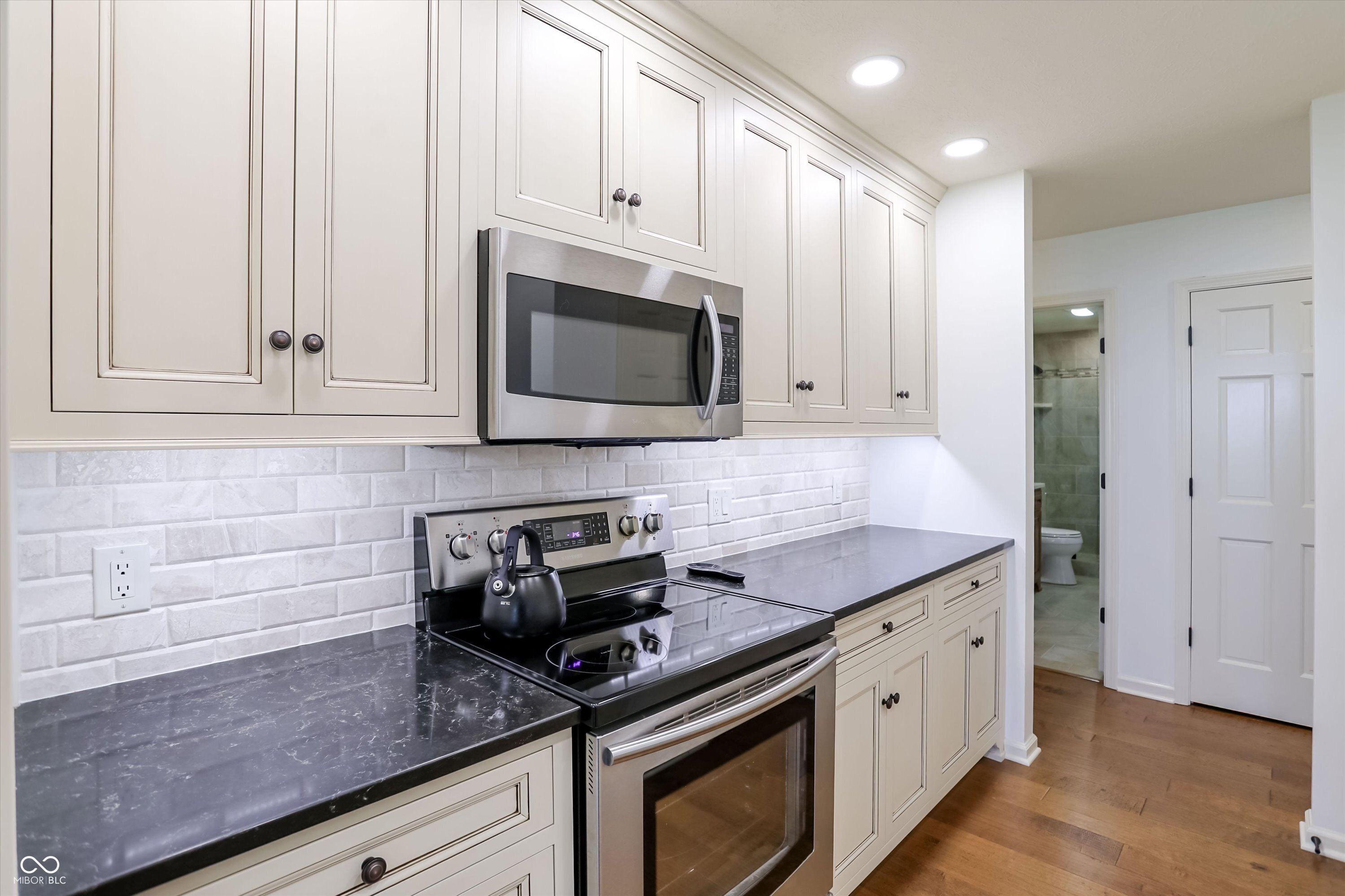 9543 Cedar Springs Drive
