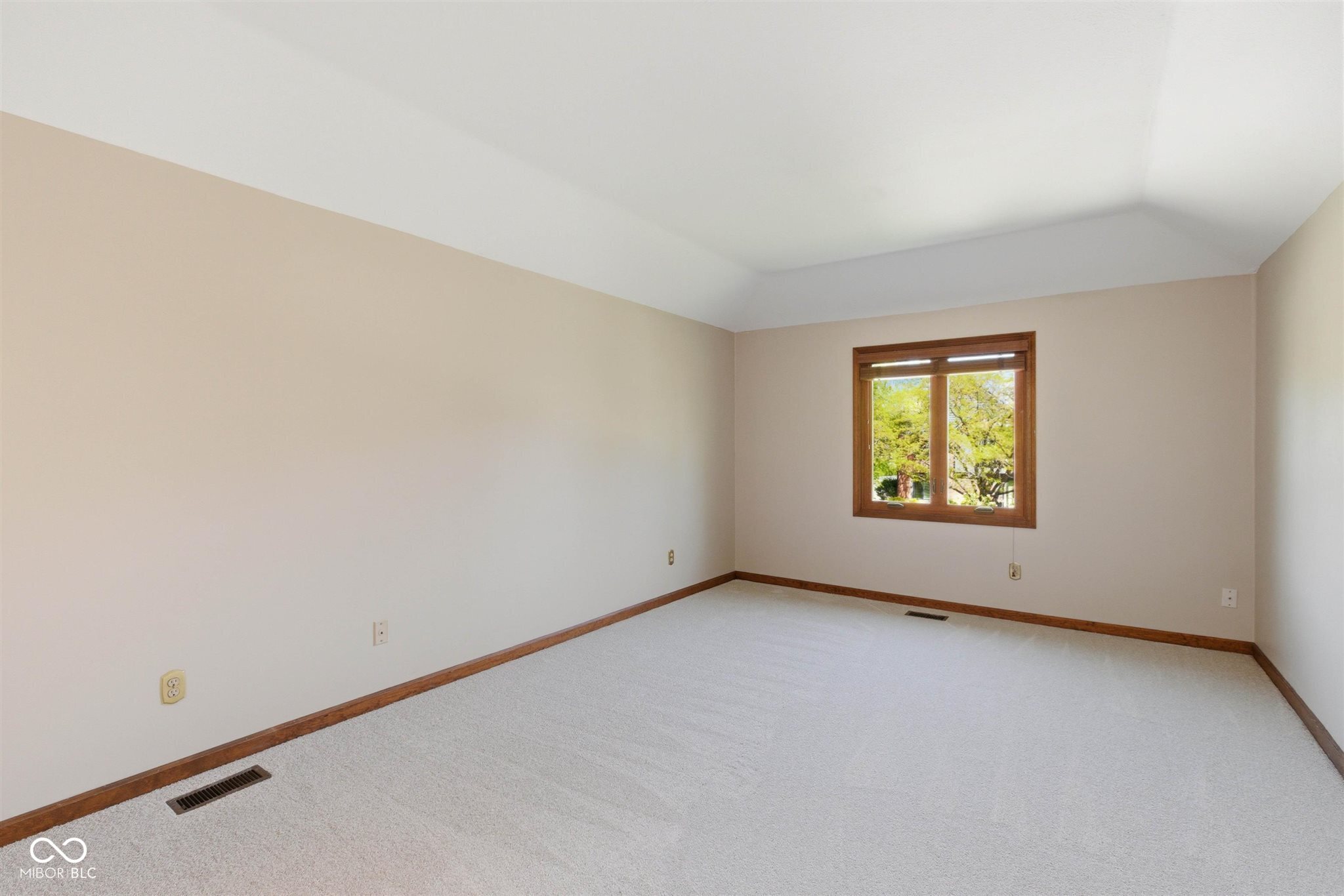 8090 Bowline Drive