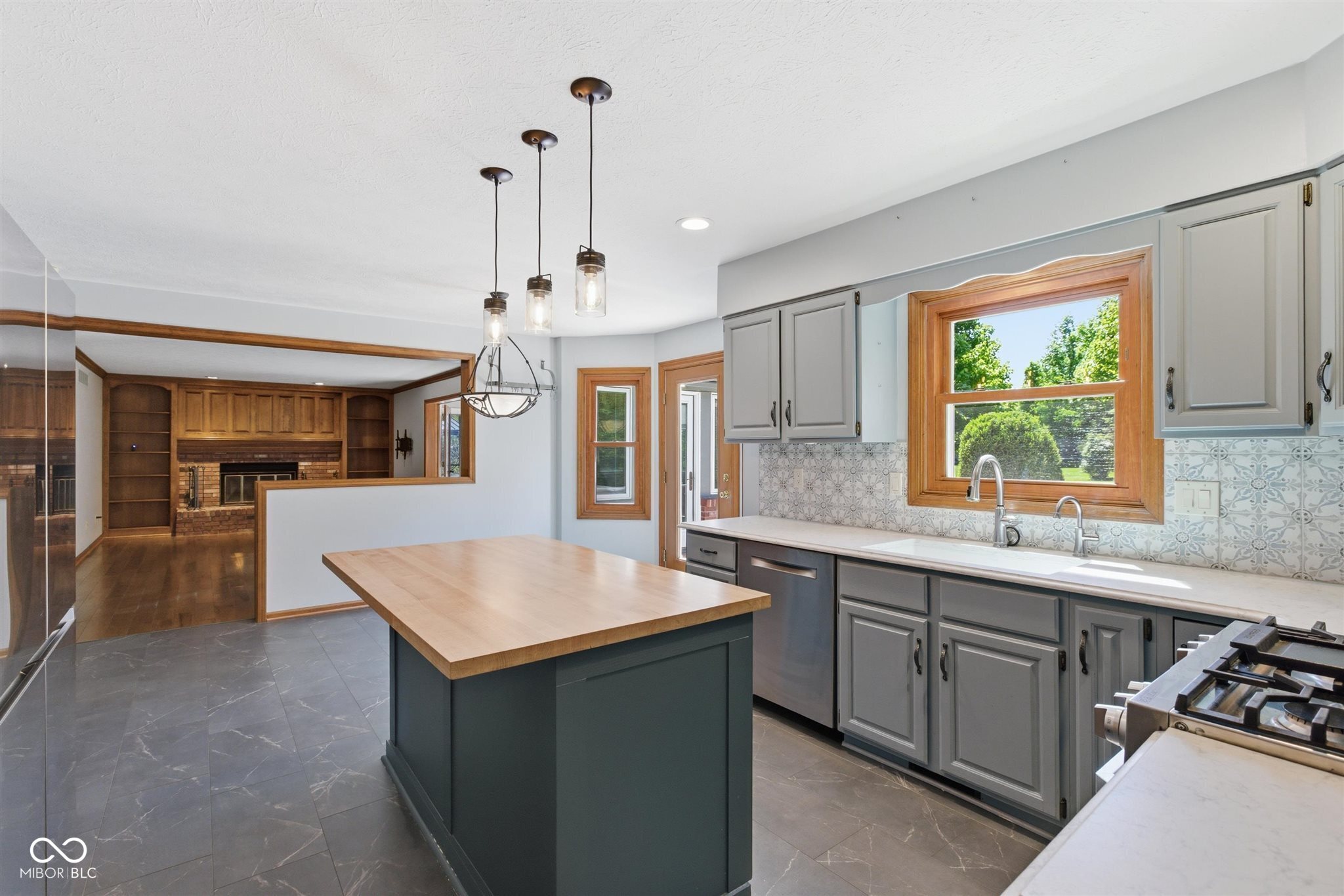 8090 Bowline Drive