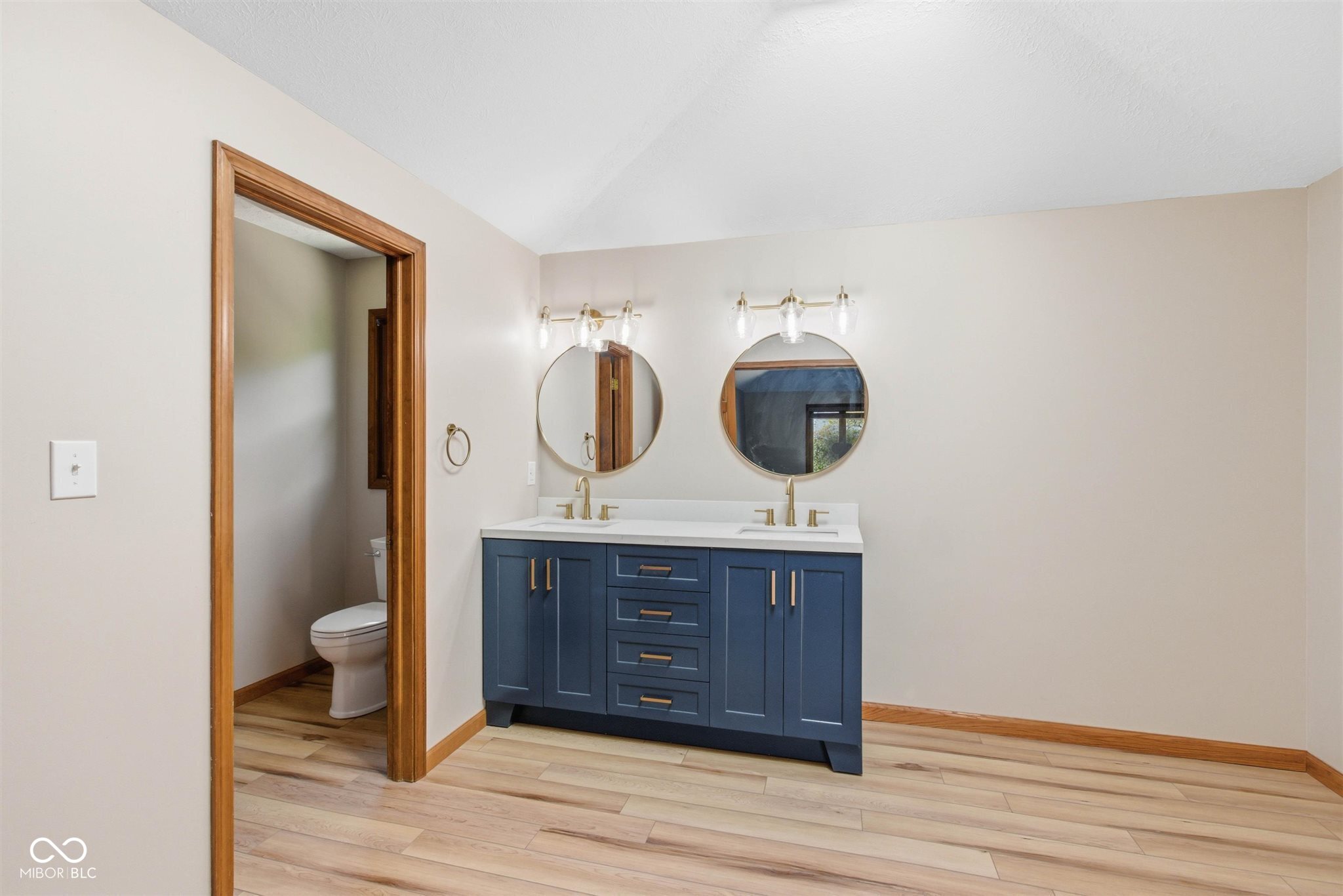 8090 Bowline Drive