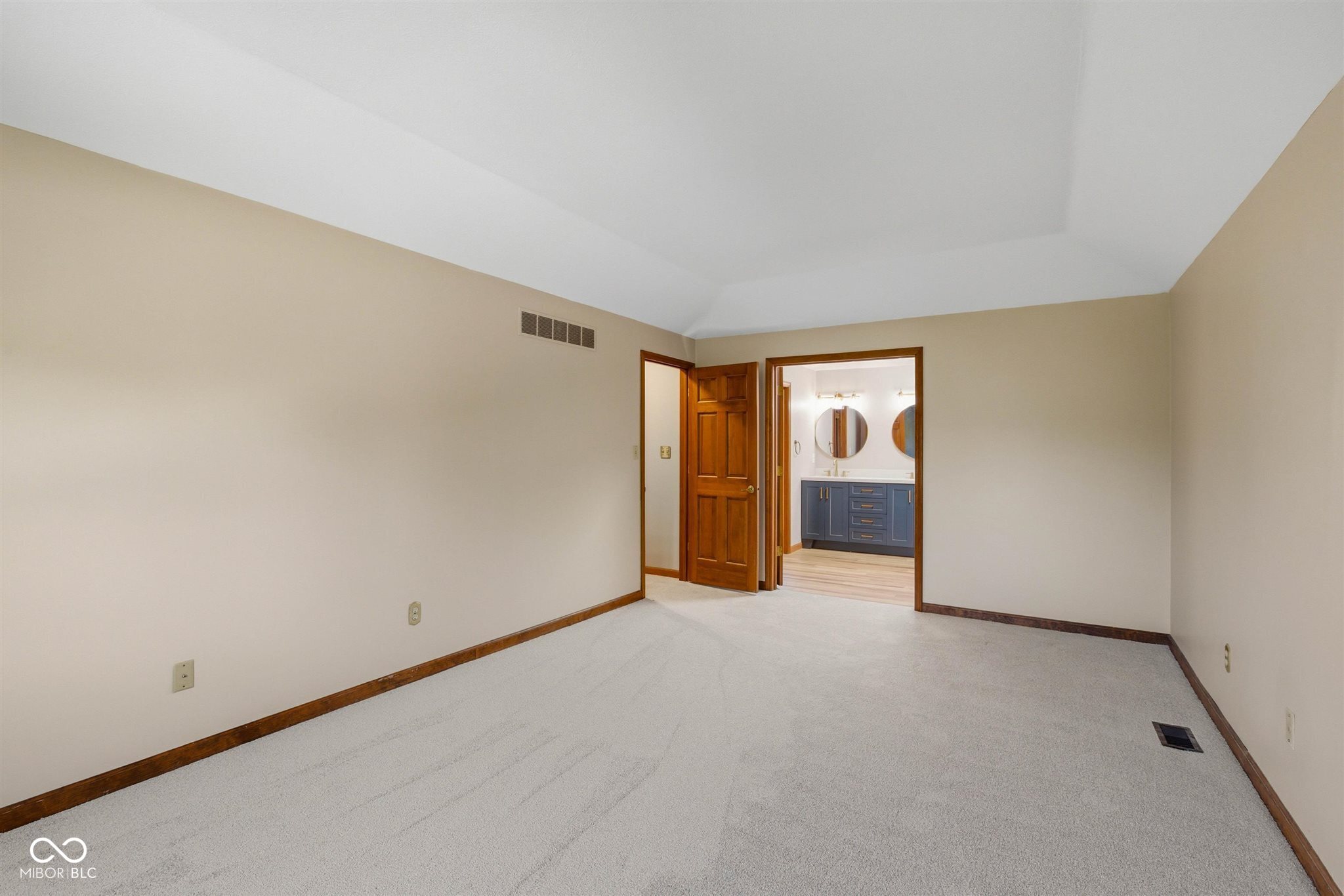 8090 Bowline Drive