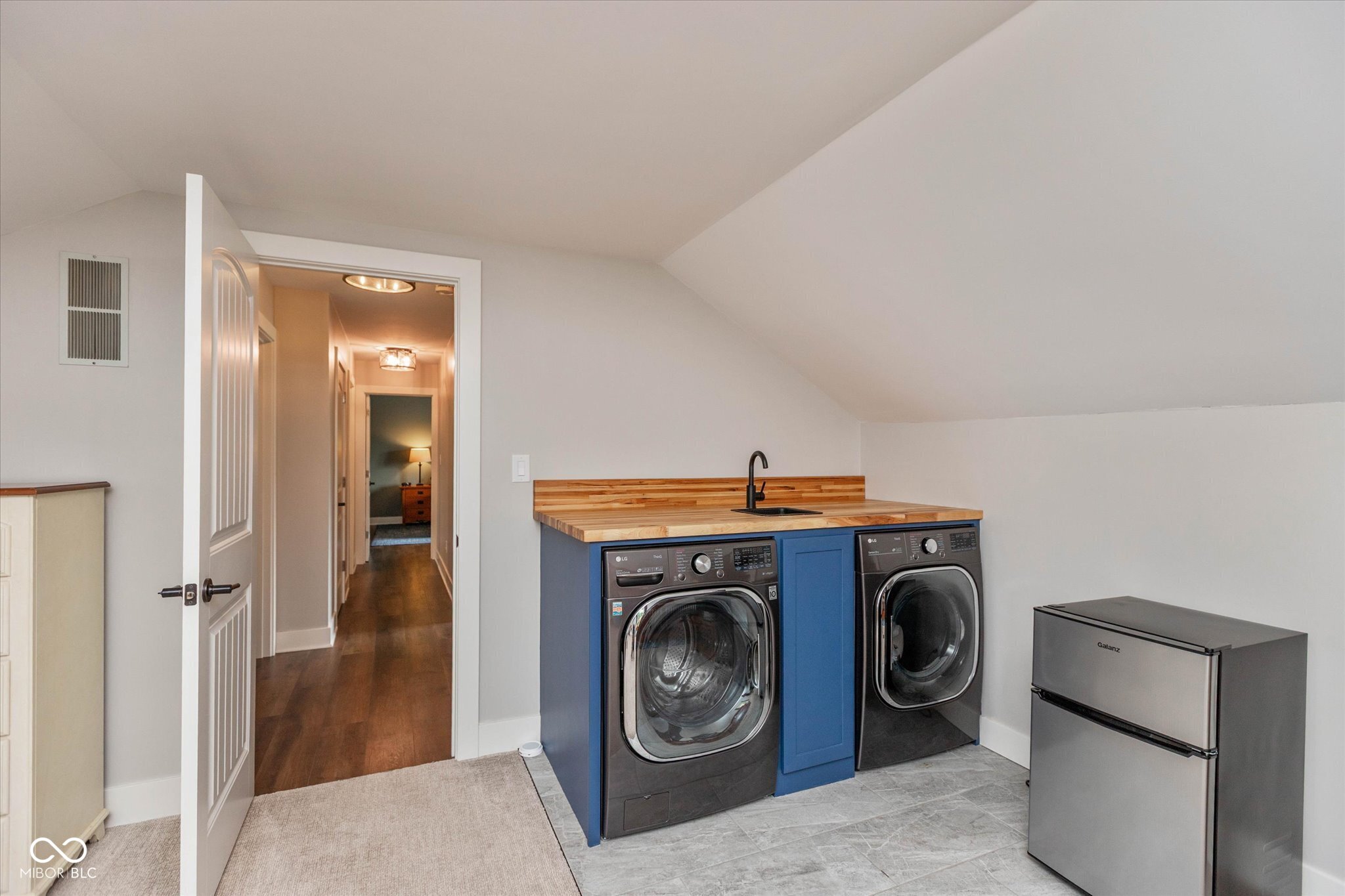 7628 Davis Lane