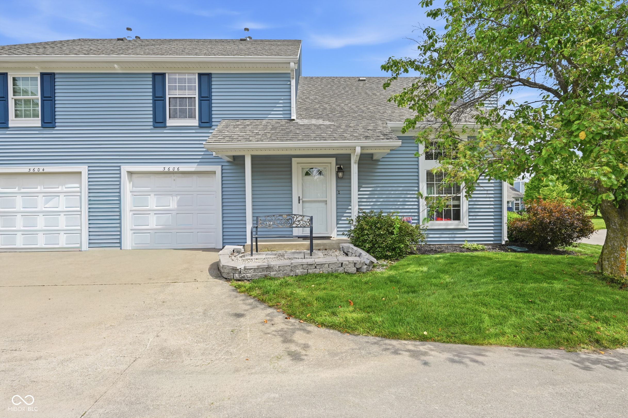 3606 N Lakeside Drive