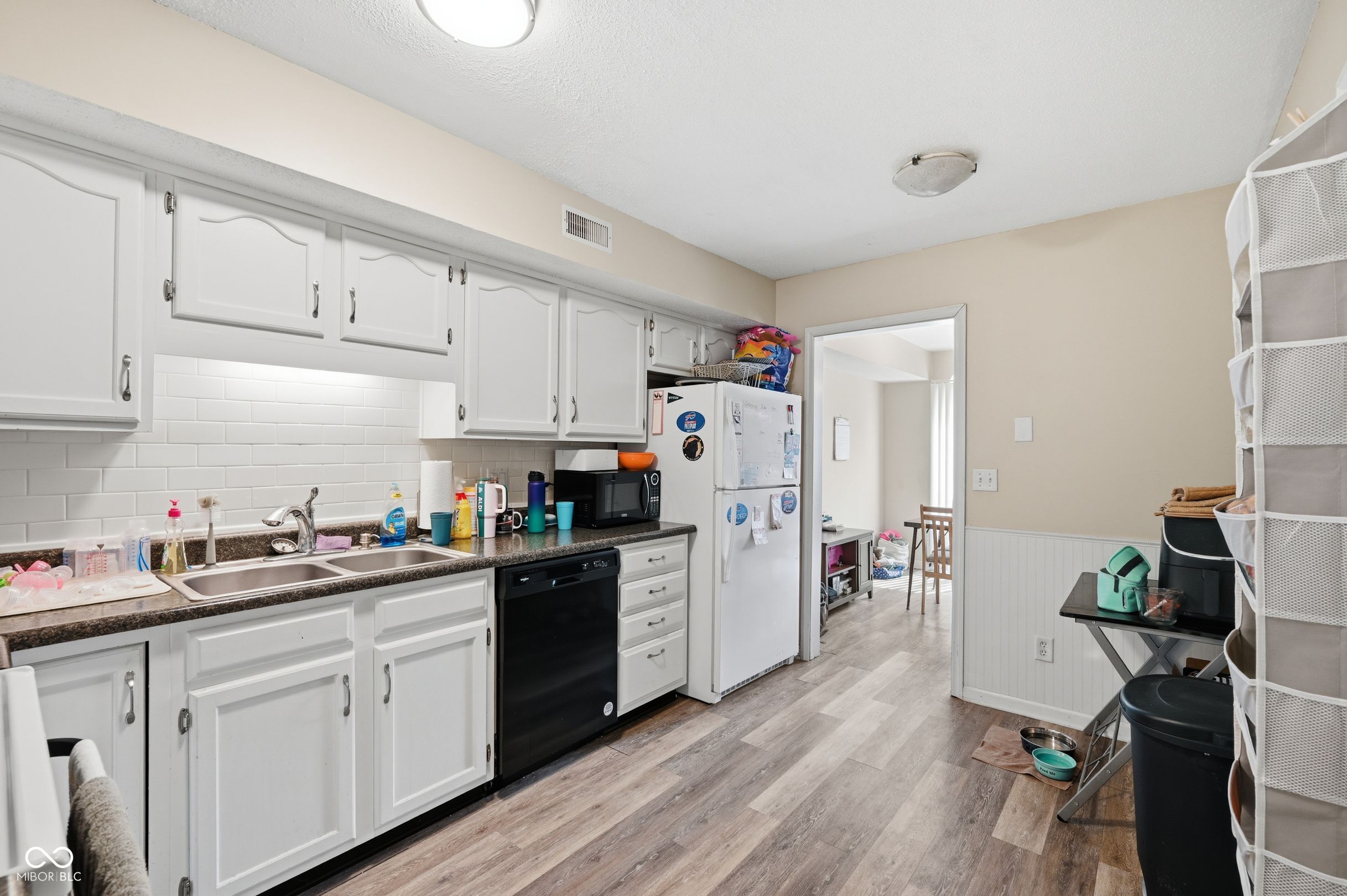 3606 N Lakeside Drive
