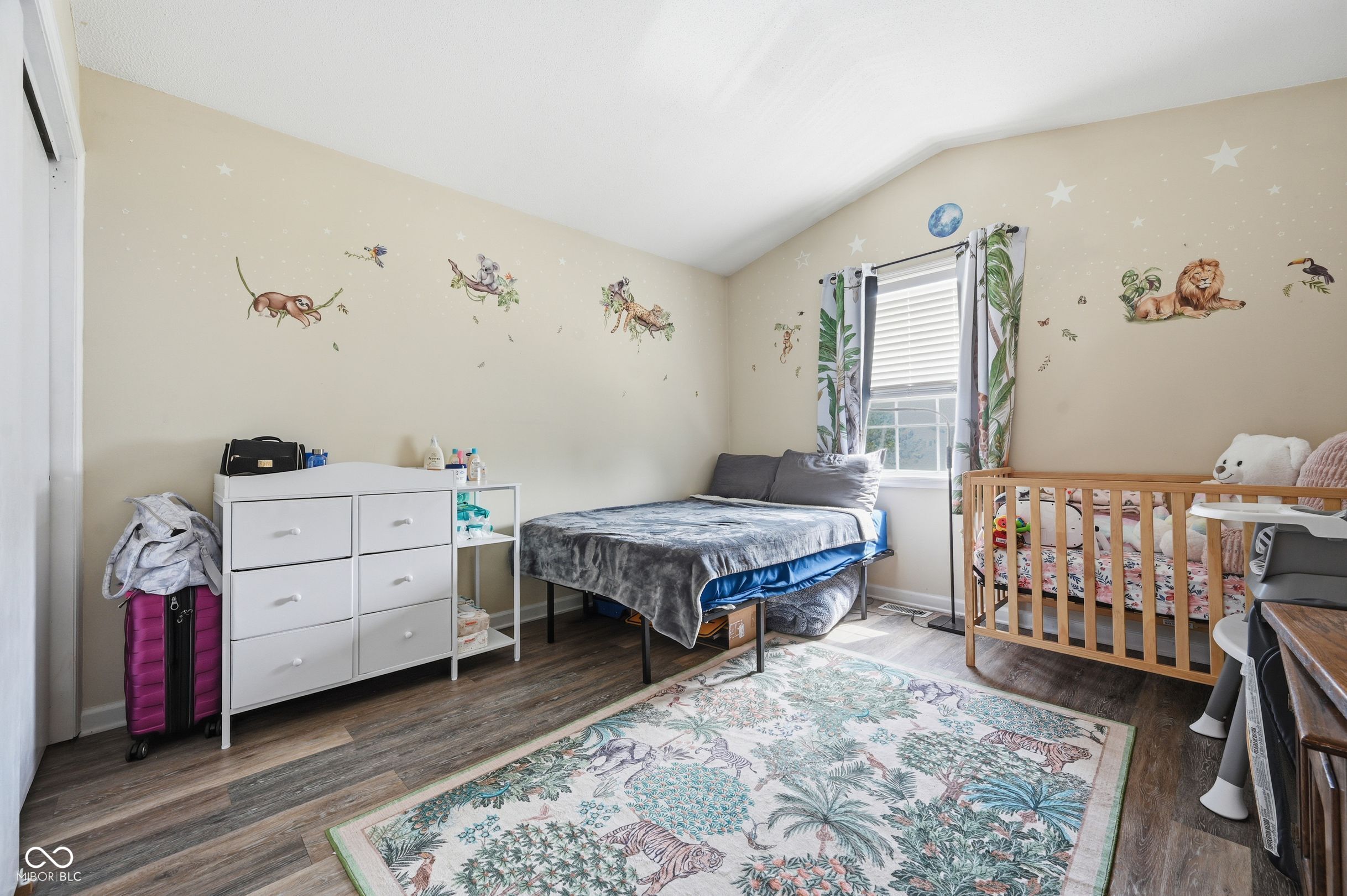 3606 N Lakeside Drive