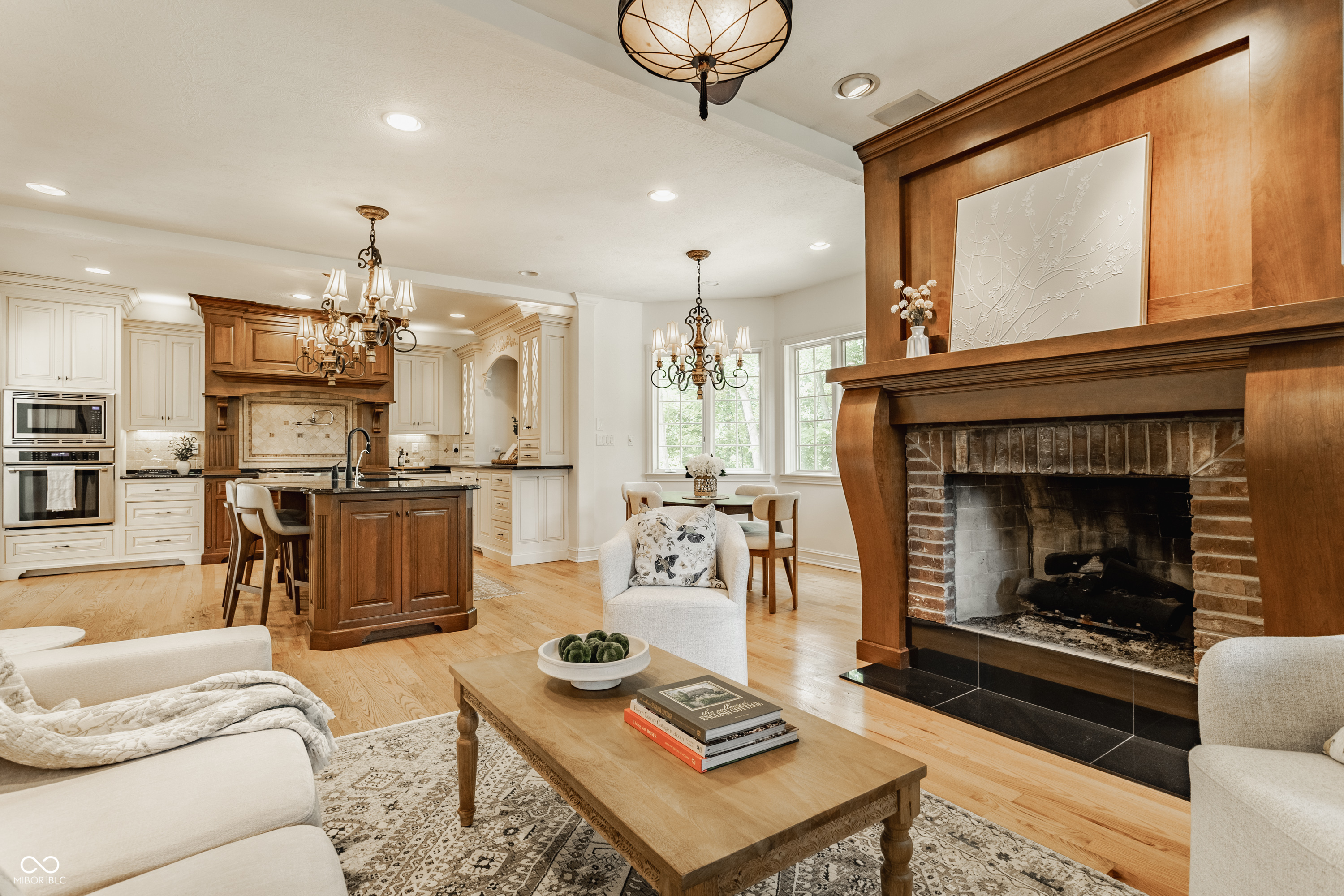 10195 Oak Ridge Drive