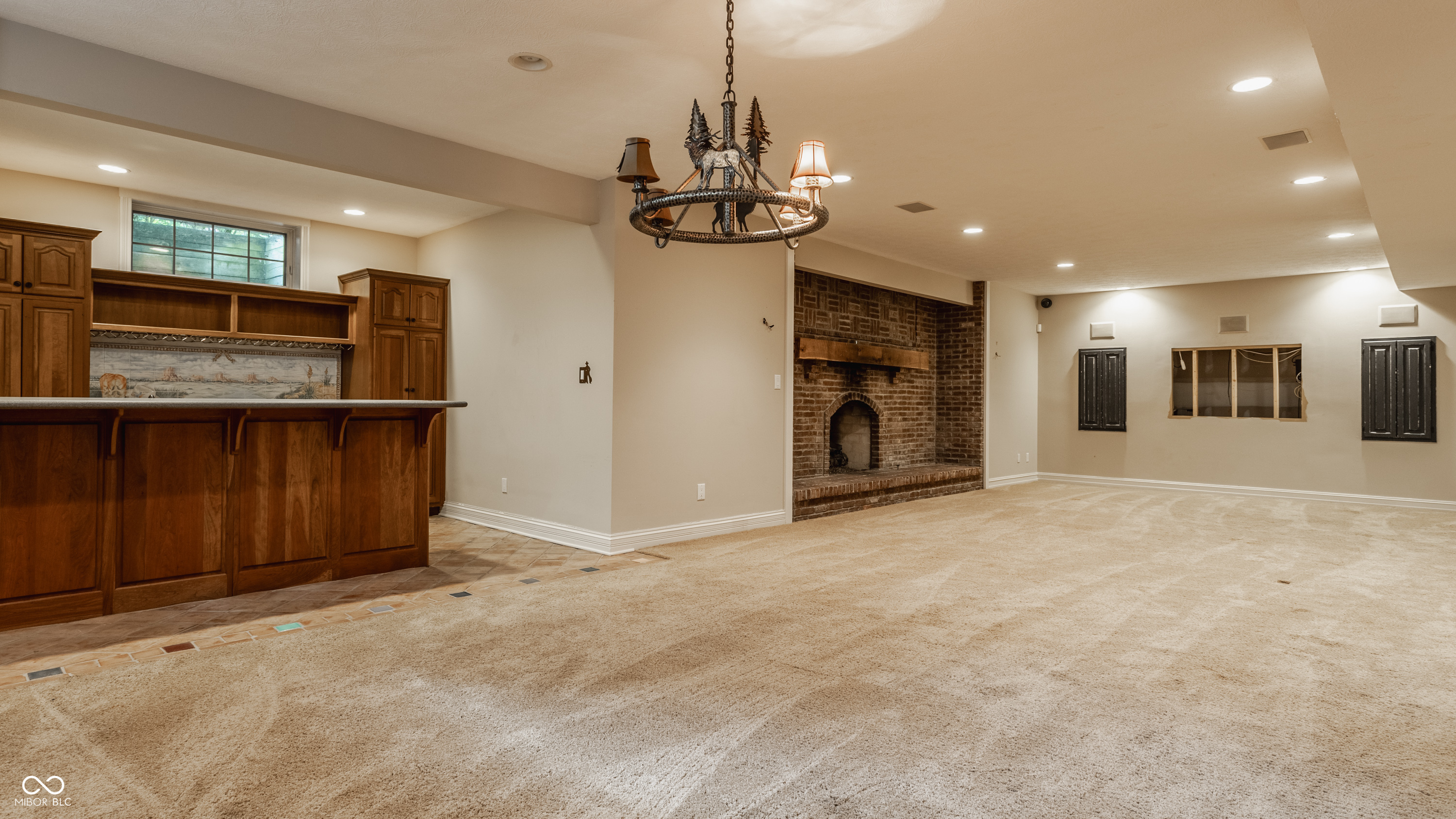 10195 Oak Ridge Drive