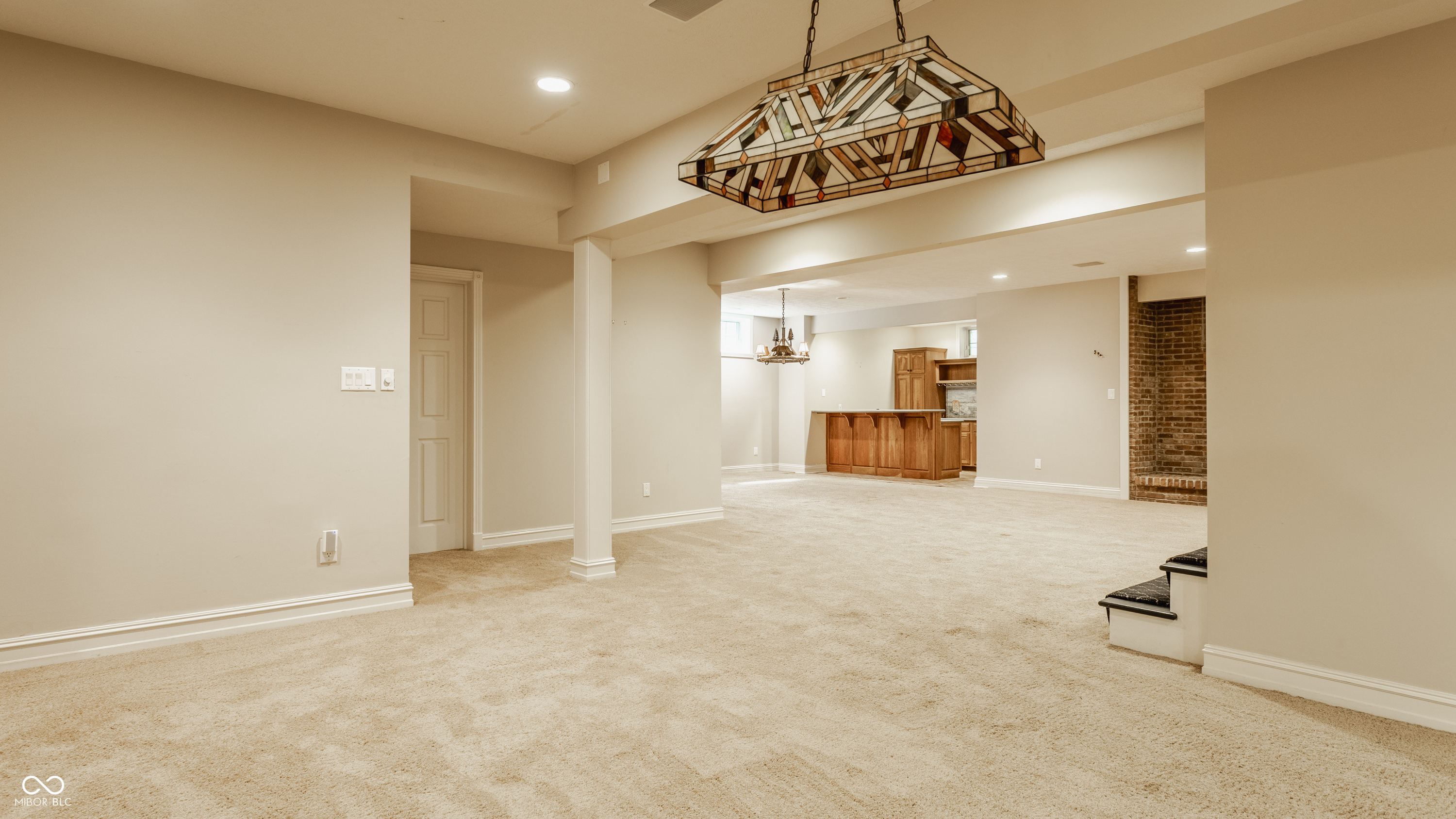 10195 Oak Ridge Drive