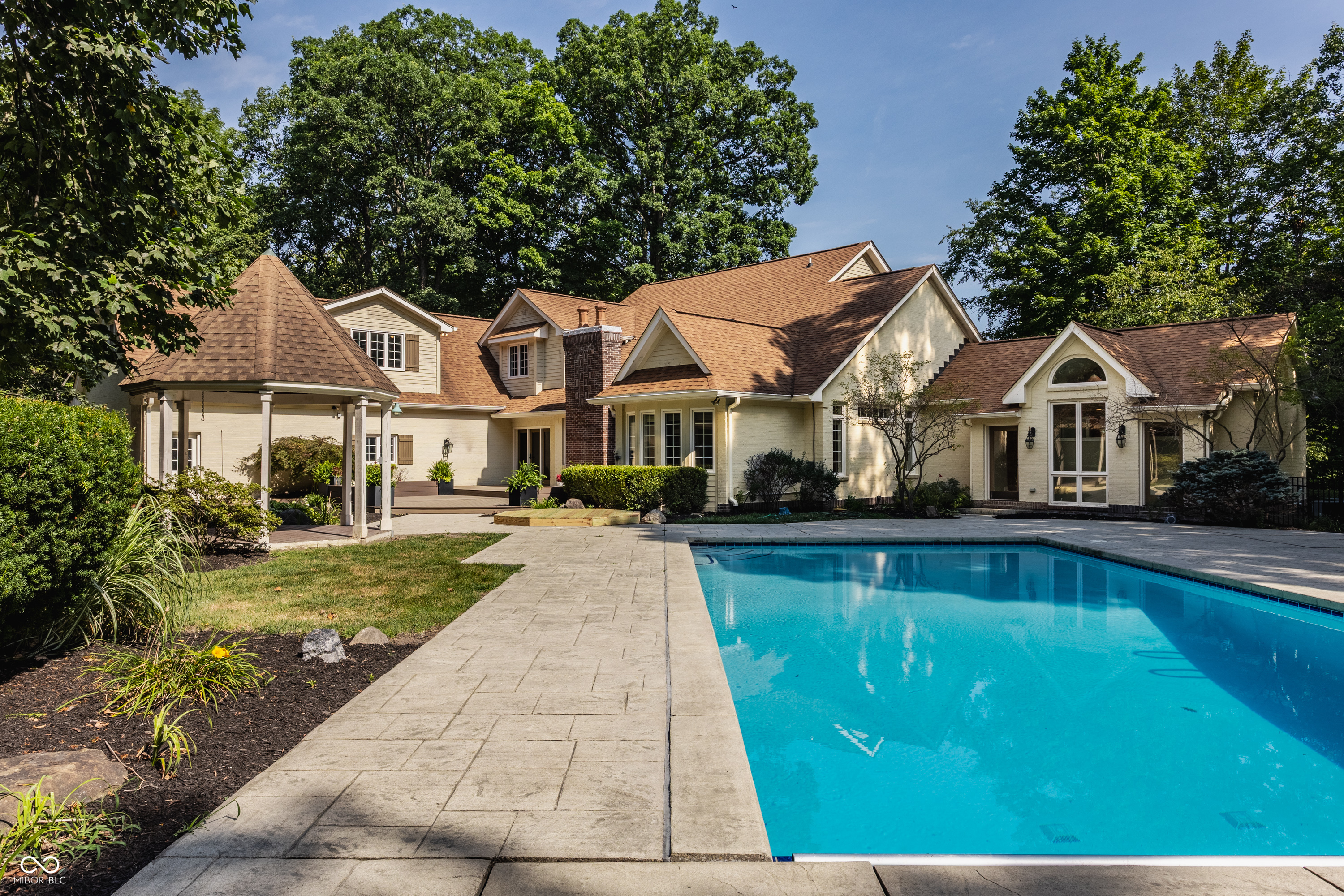 10195 Oak Ridge Drive