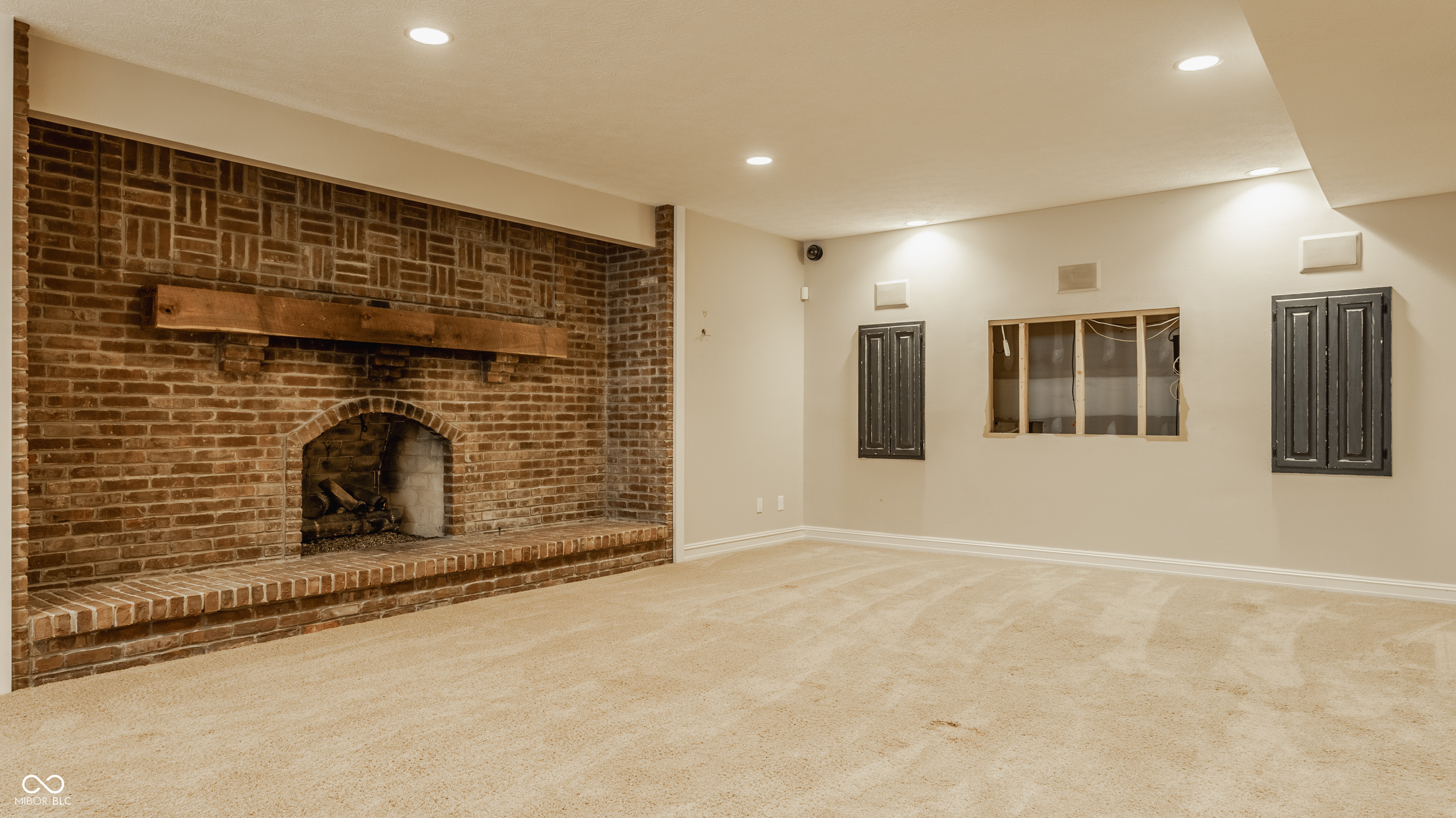 10195 Oak Ridge Drive