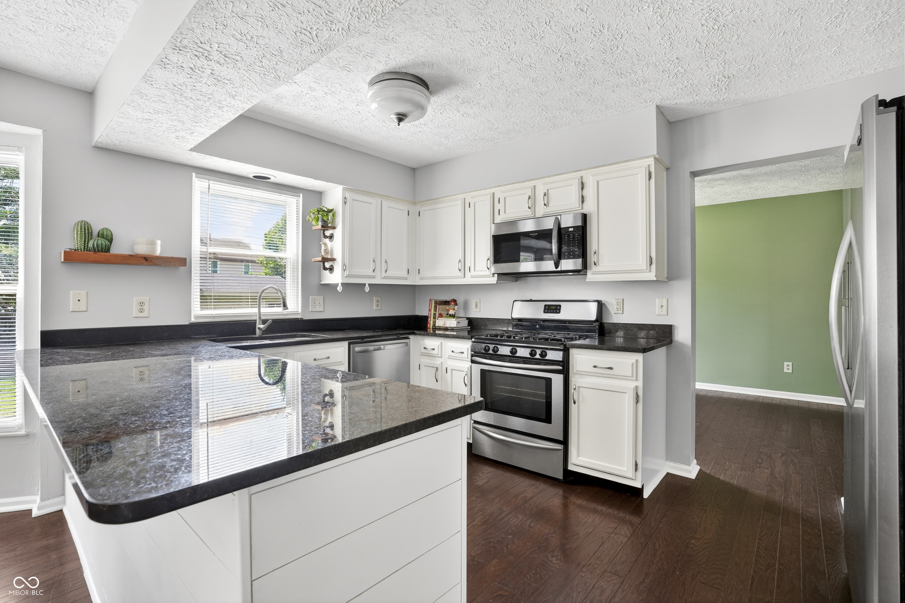 11133 Sunnybay Lane