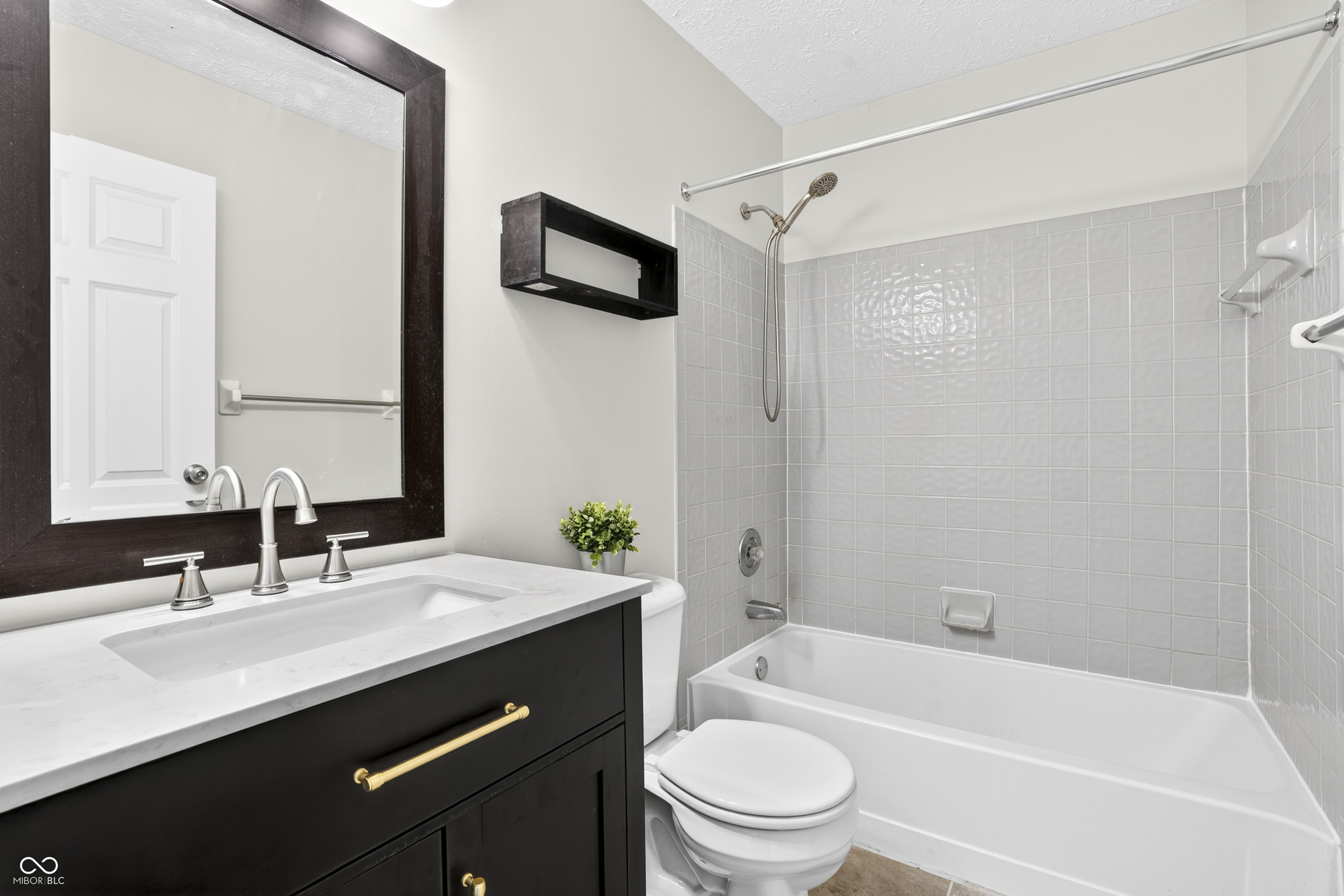 11133 Sunnybay Lane